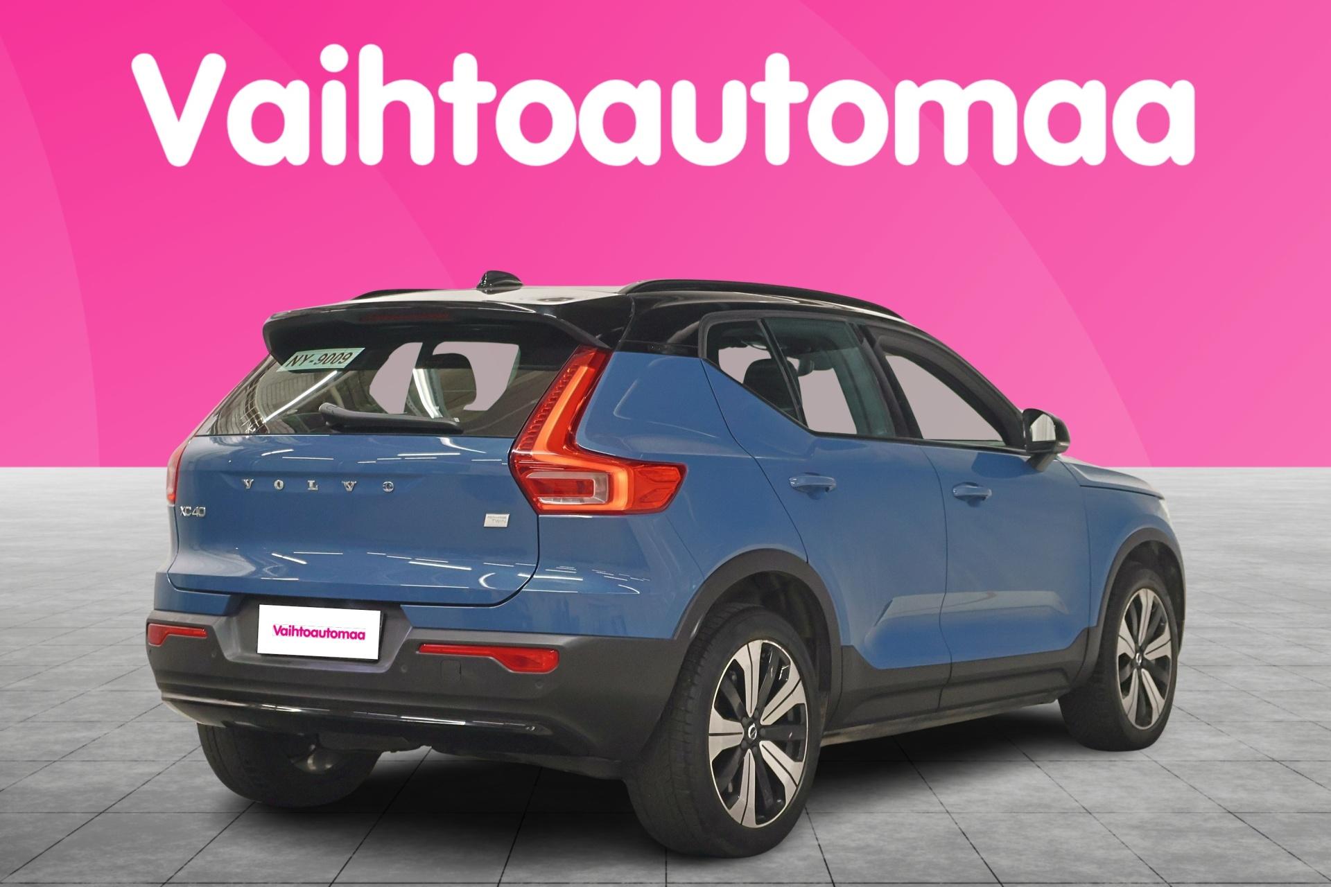 VOLVO XC40 2023