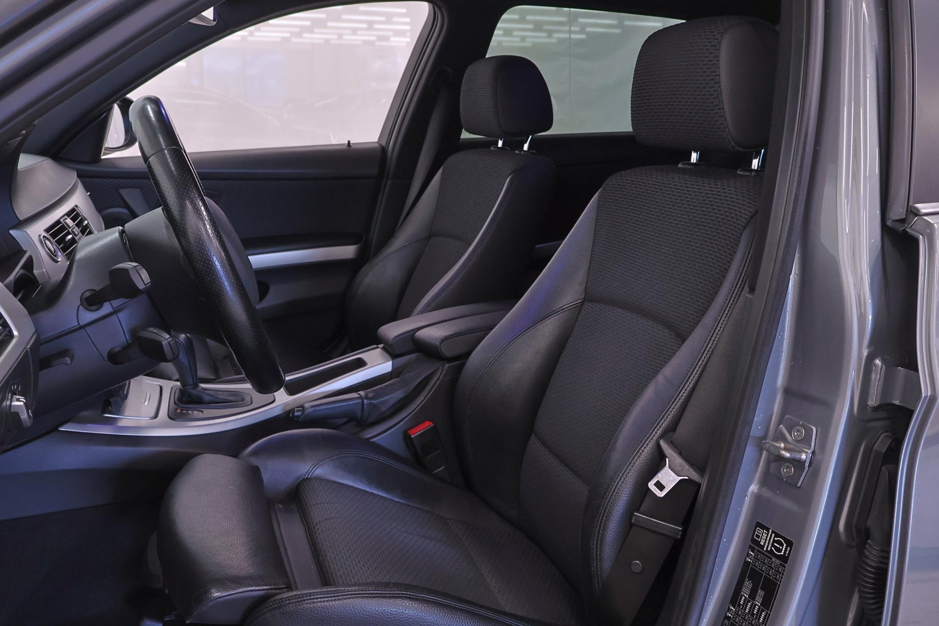 BMW 320 2011