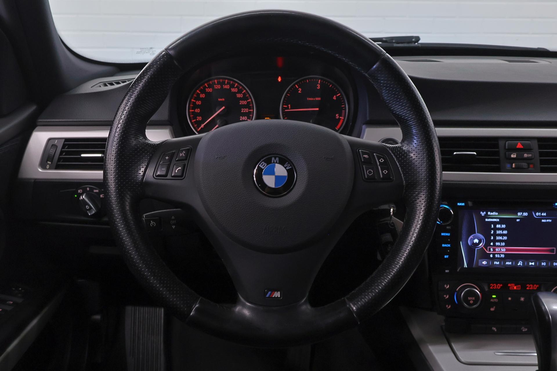 BMW 320 2011