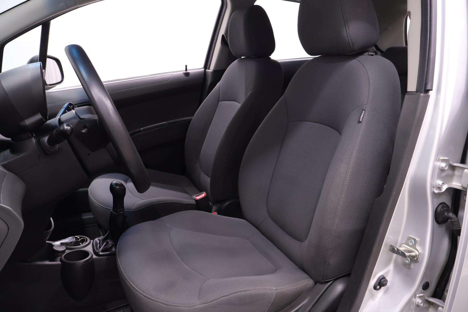 CHEVROLET Spark 13
