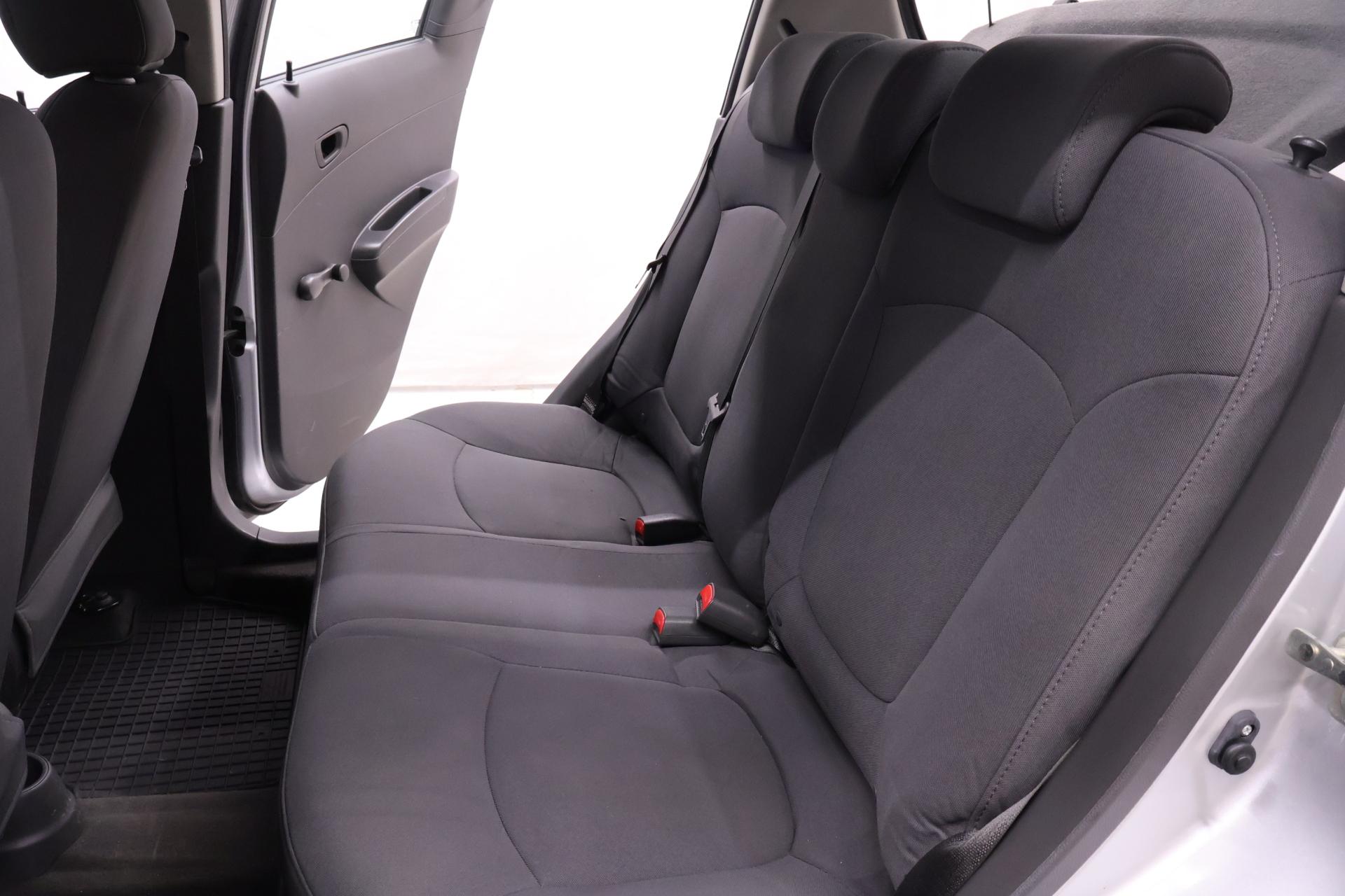 CHEVROLET Spark 14