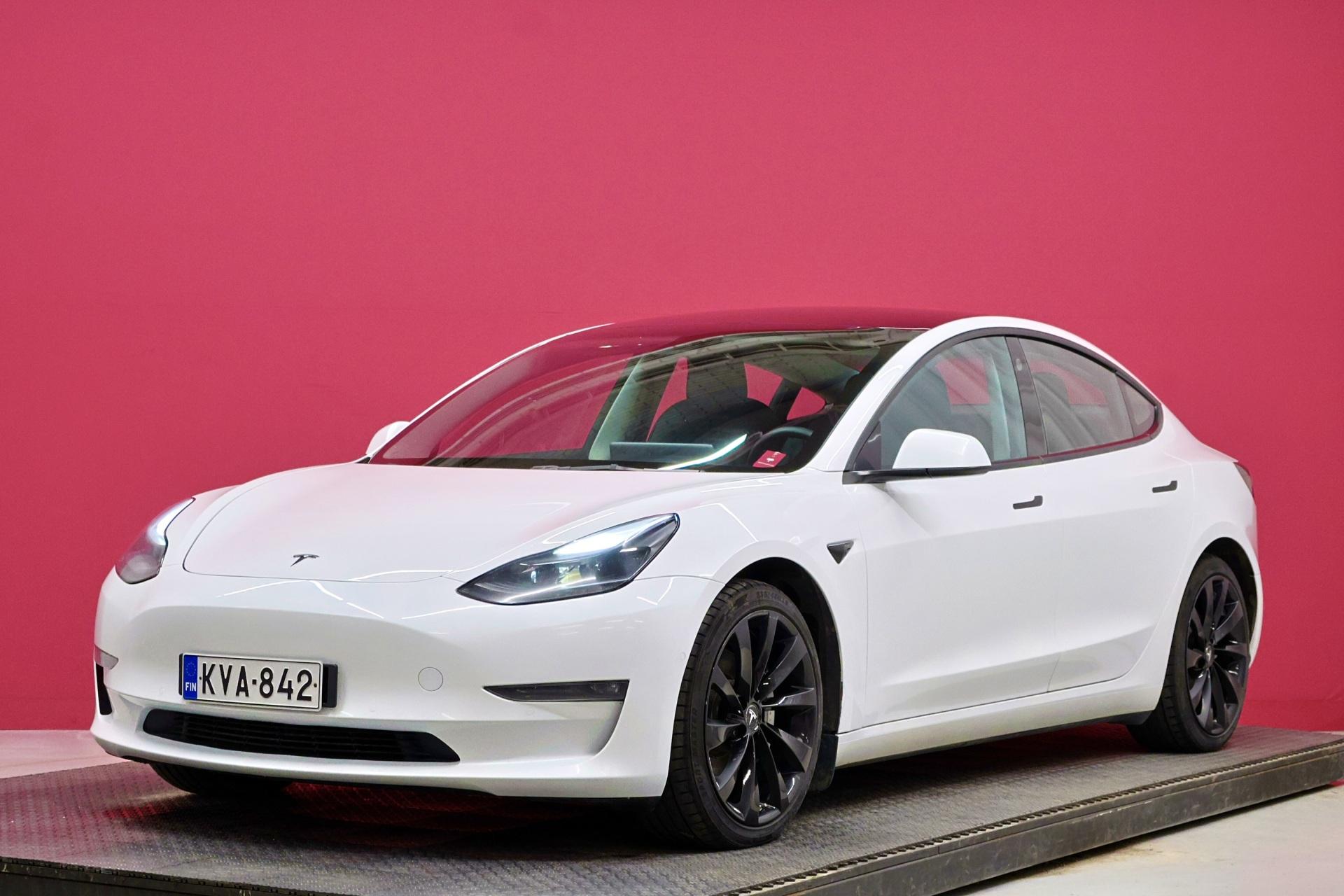 TESLA Model 3 2022