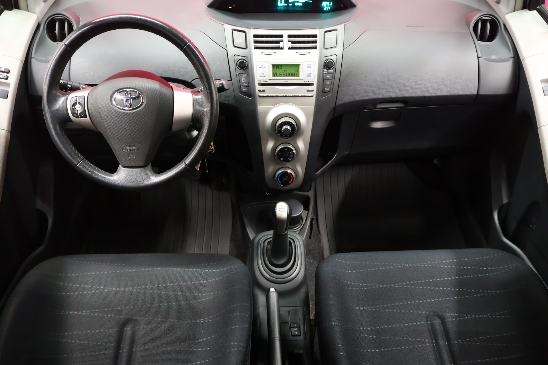 TOYOTA Yaris 2008