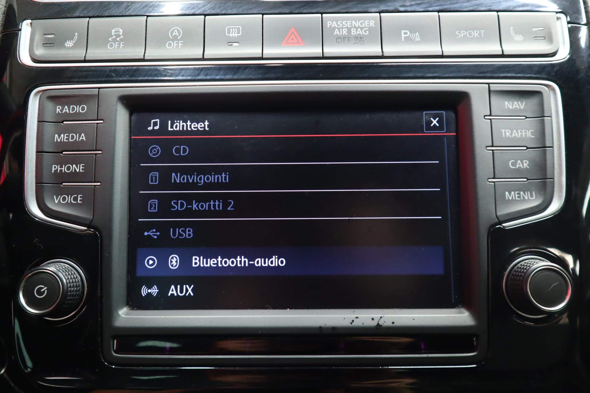 VOLKSWAGEN Polo 2016