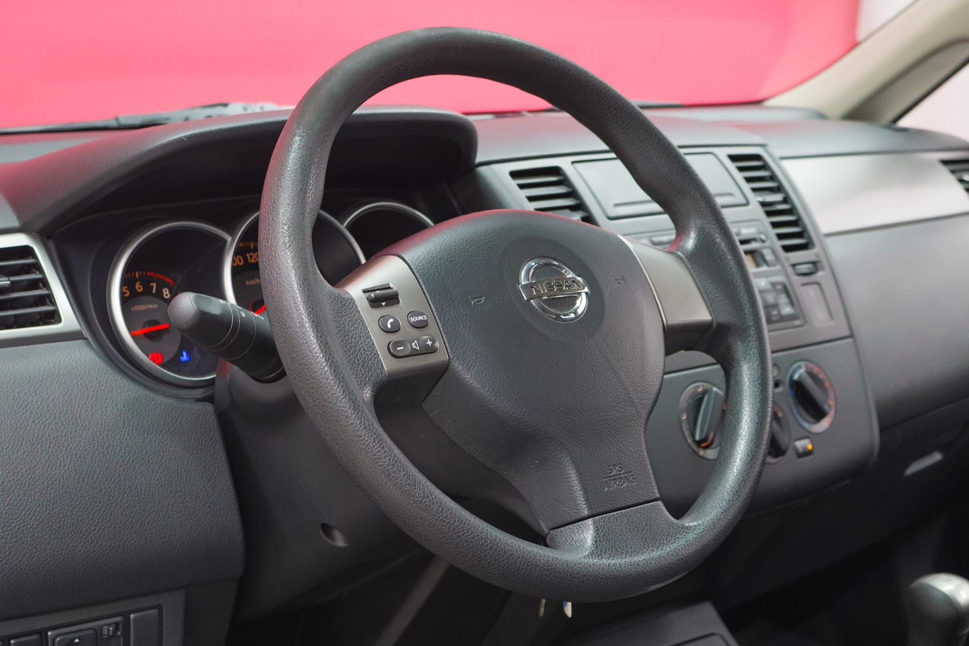 NISSAN Tiida 2008