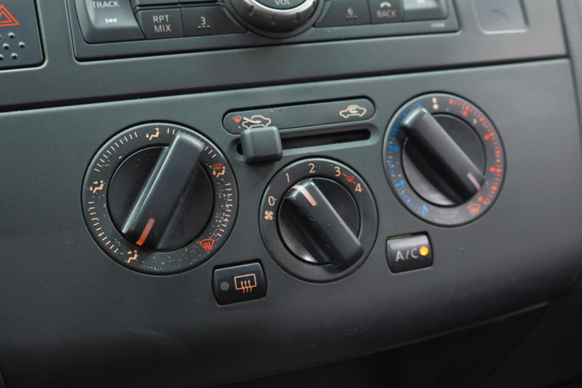 NISSAN Tiida 2008