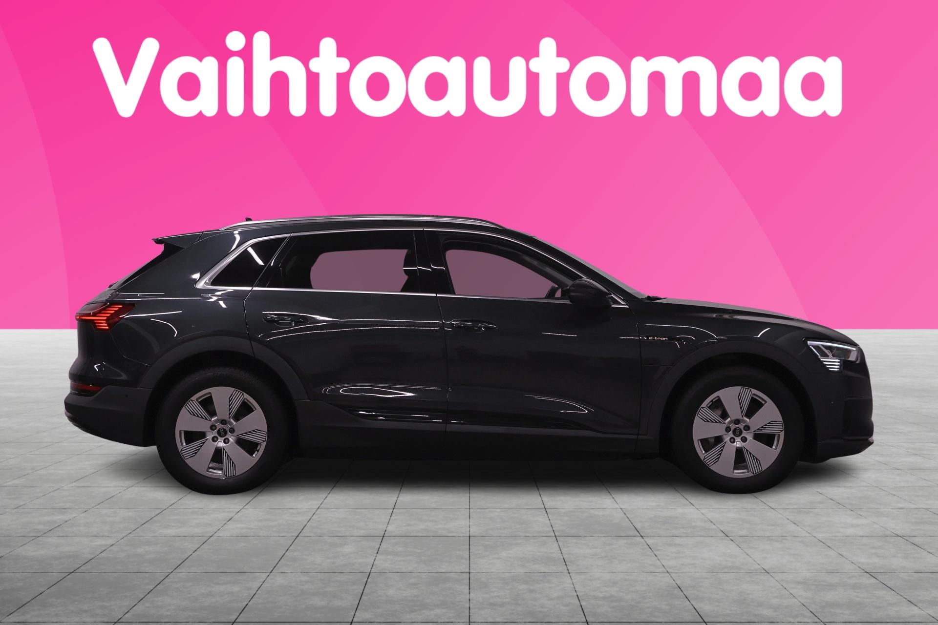 AUDI e-tron 2022