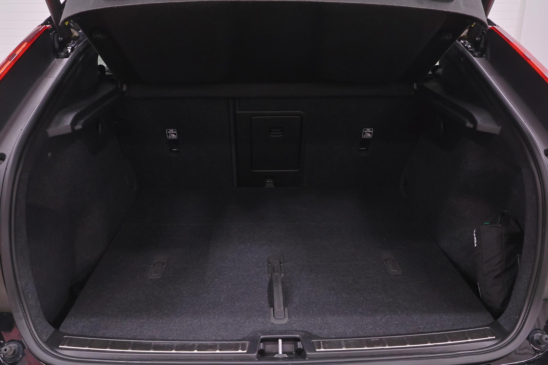 VOLVO C40 2023