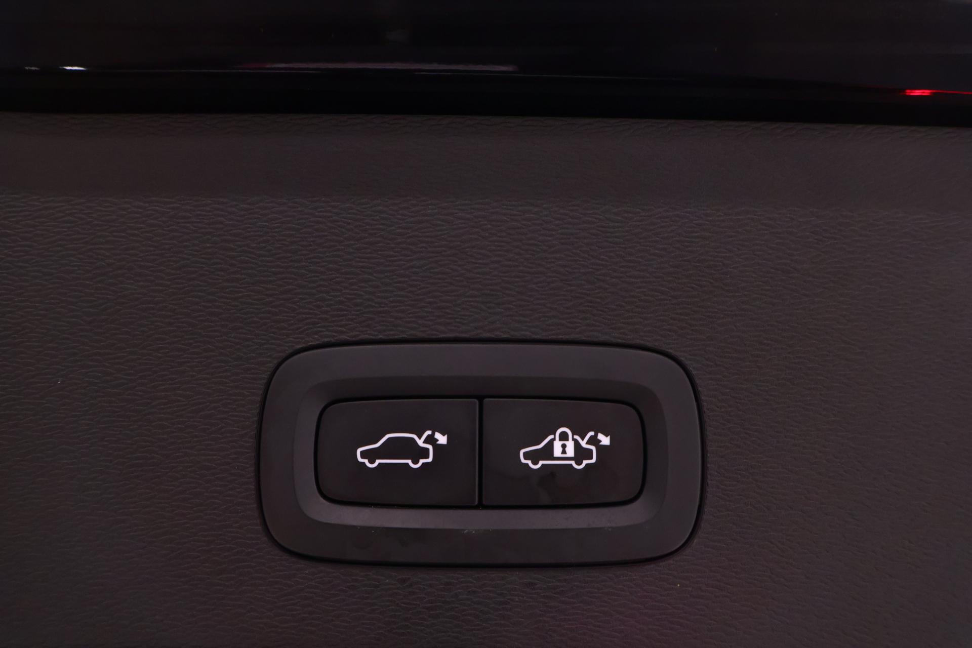 VOLVO C40 2023