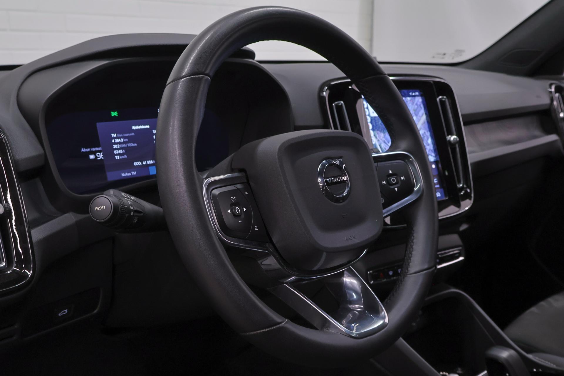 VOLVO C40 2023