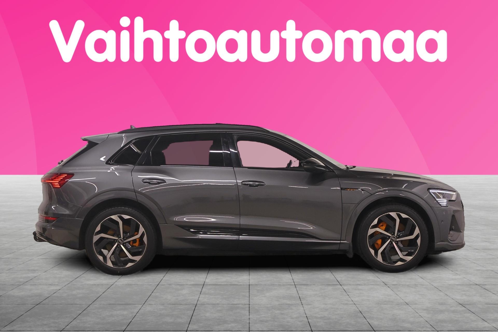 AUDI e-tron 2022