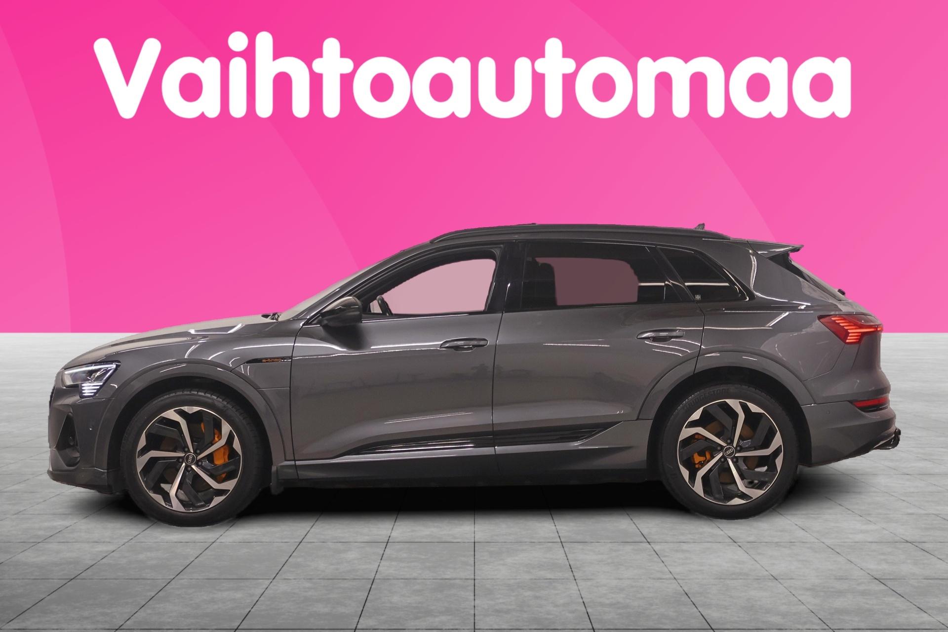 AUDI e-tron 2022