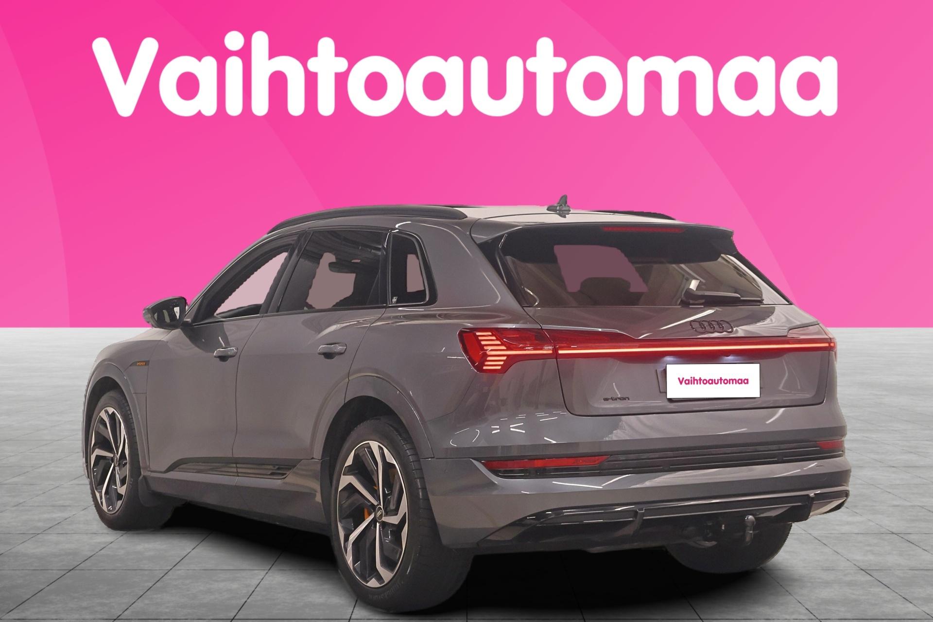 AUDI e-tron 2022
