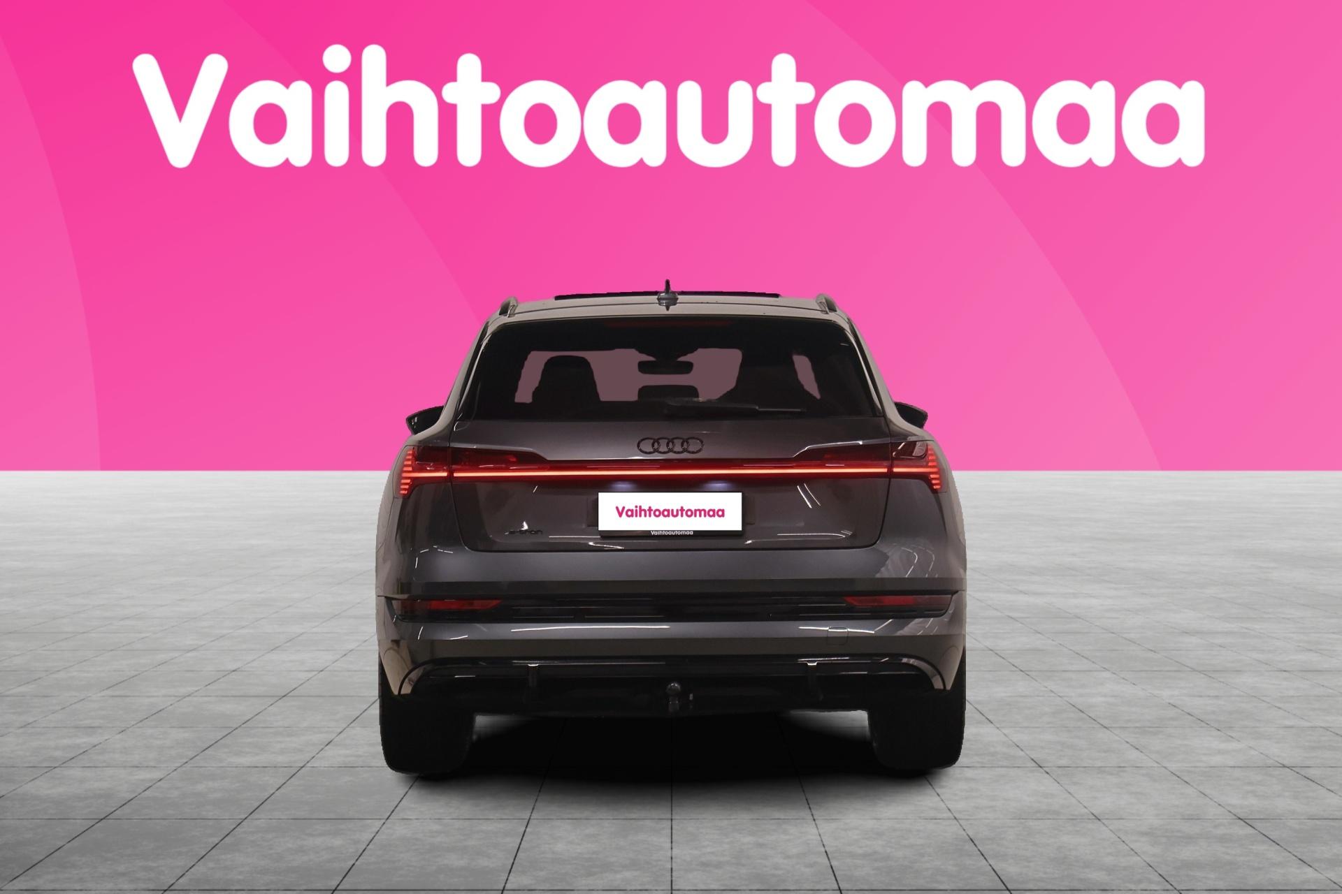 AUDI e-tron 2022