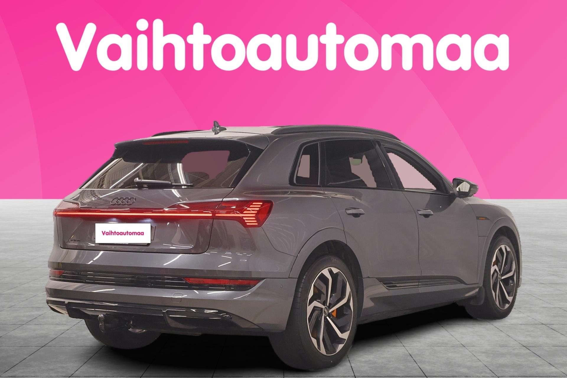 AUDI e-tron 2022