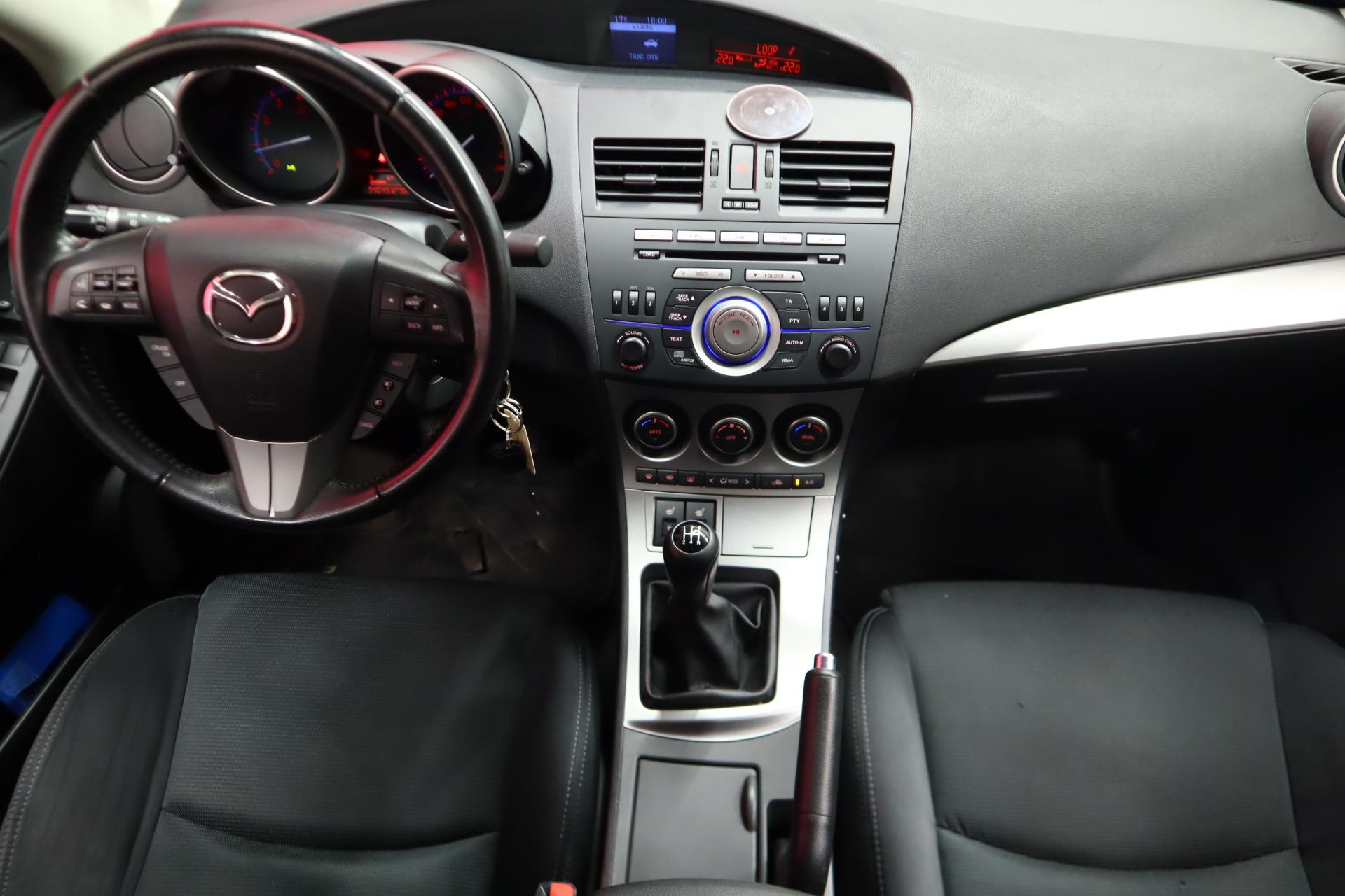 MAZDA 3 2010
