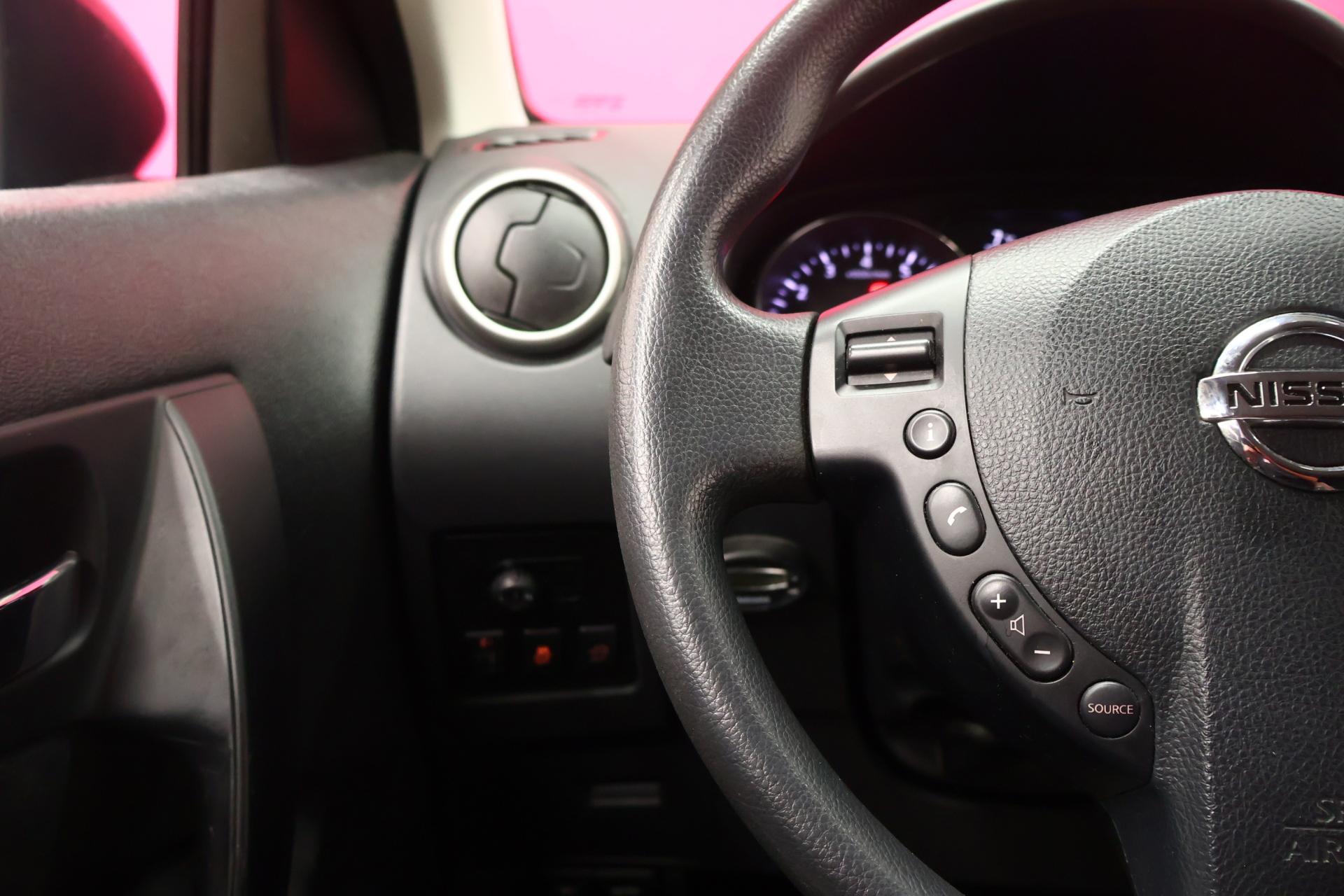 NISSAN Qashqai 2012