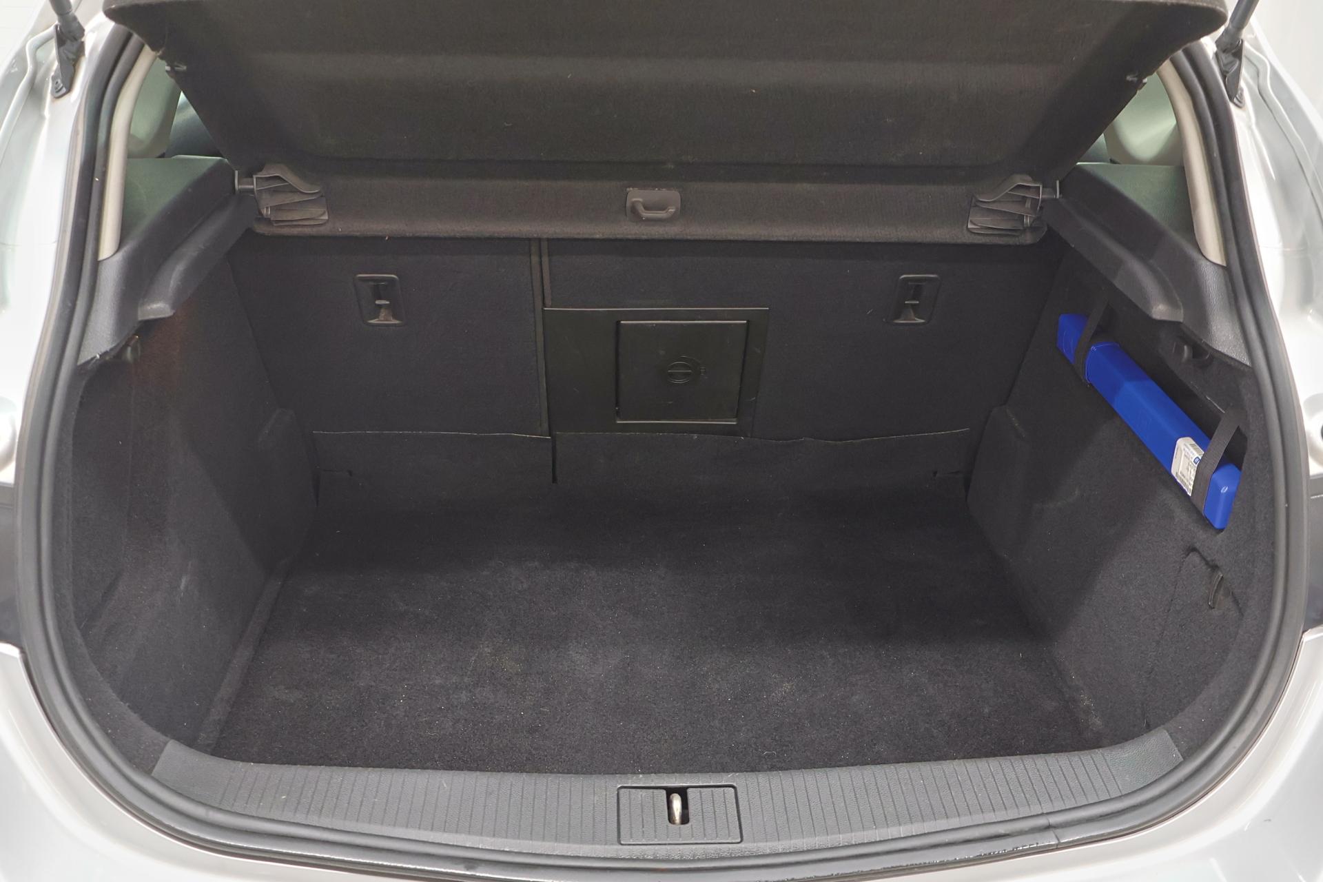 OPEL Astra 2012