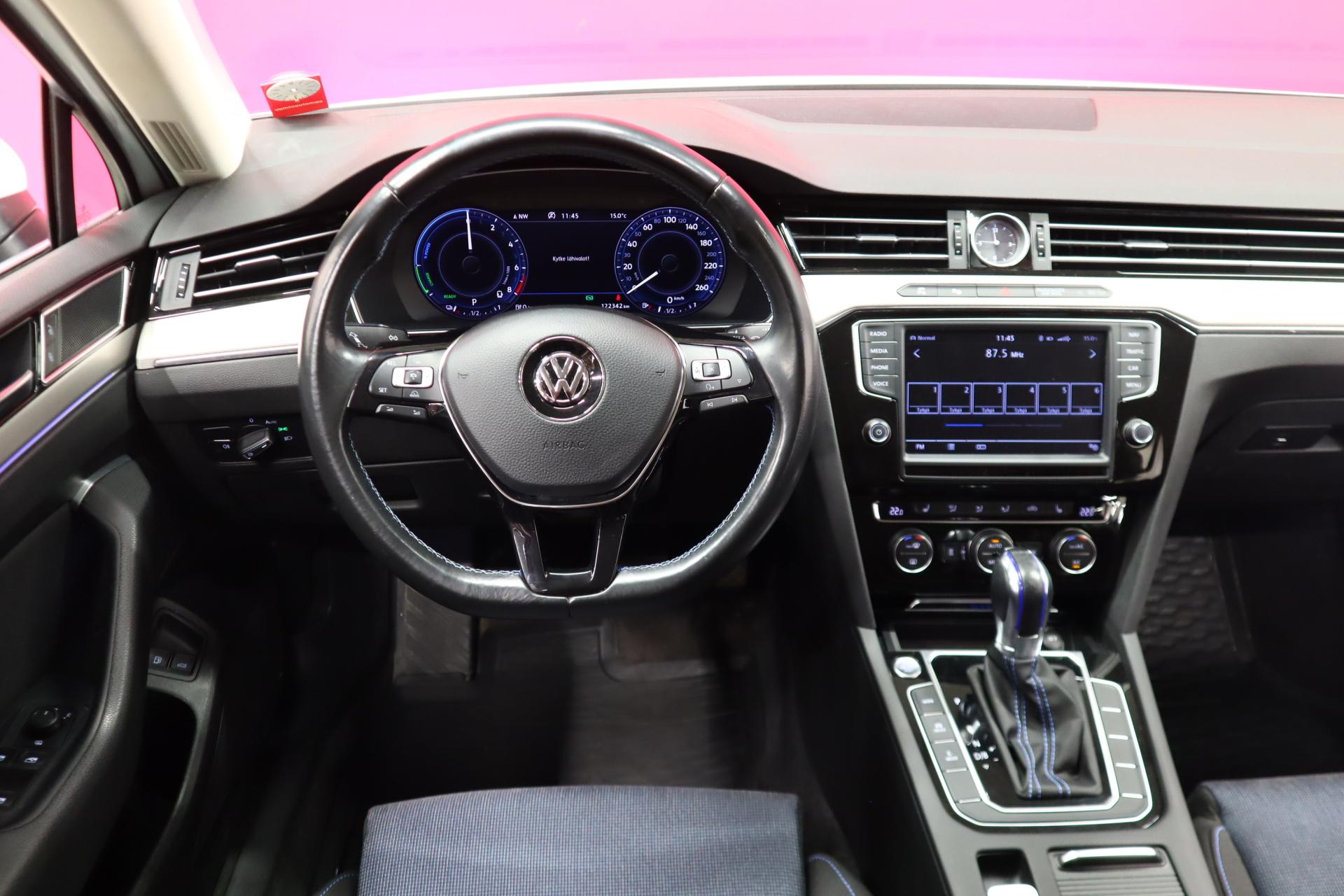 VOLKSWAGEN Passat 2017