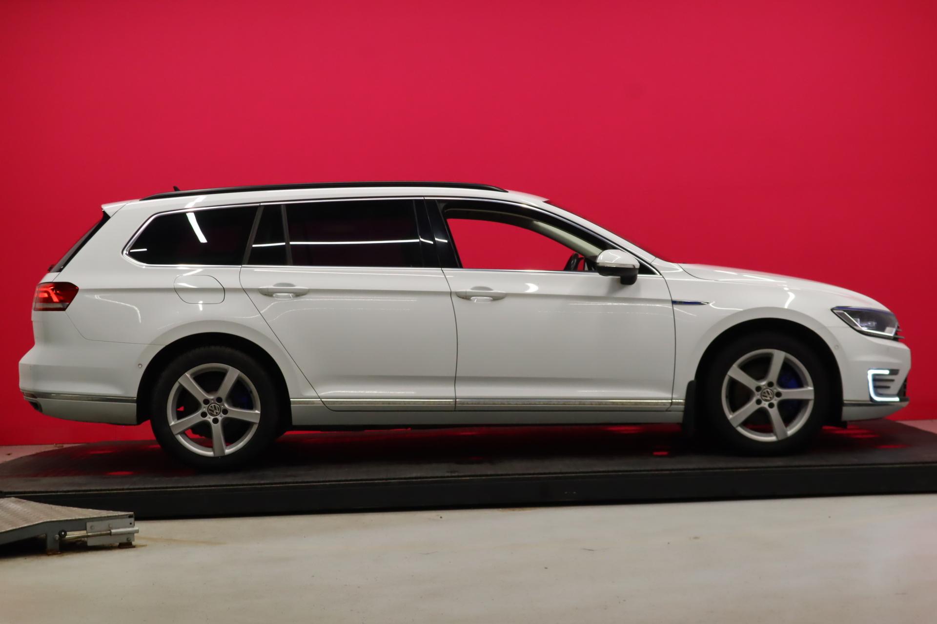 VOLKSWAGEN Passat 2017