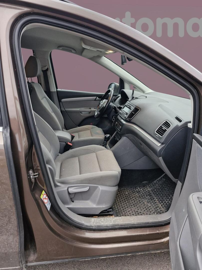 VOLKSWAGEN Sharan 2010