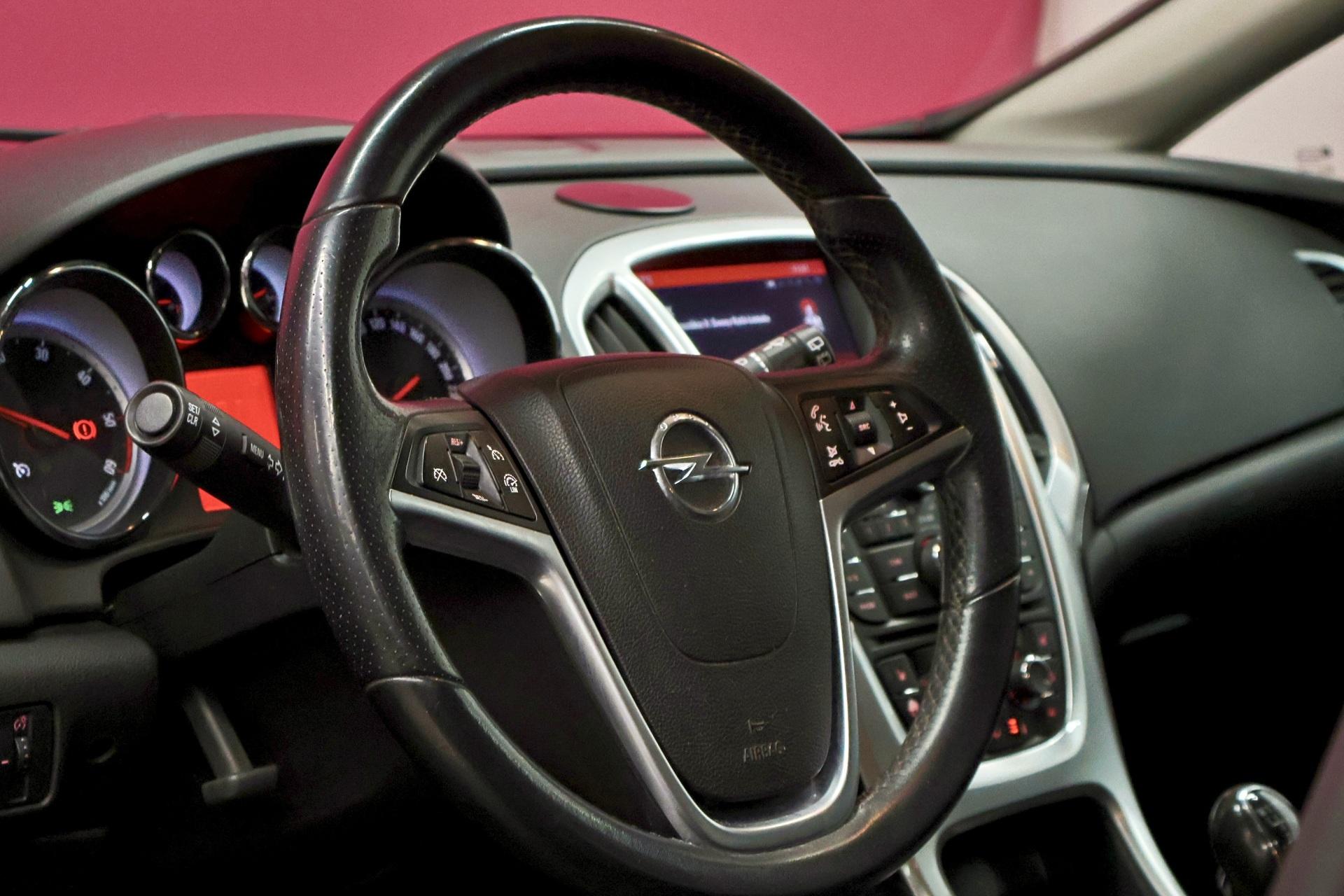 OPEL Astra 2014
