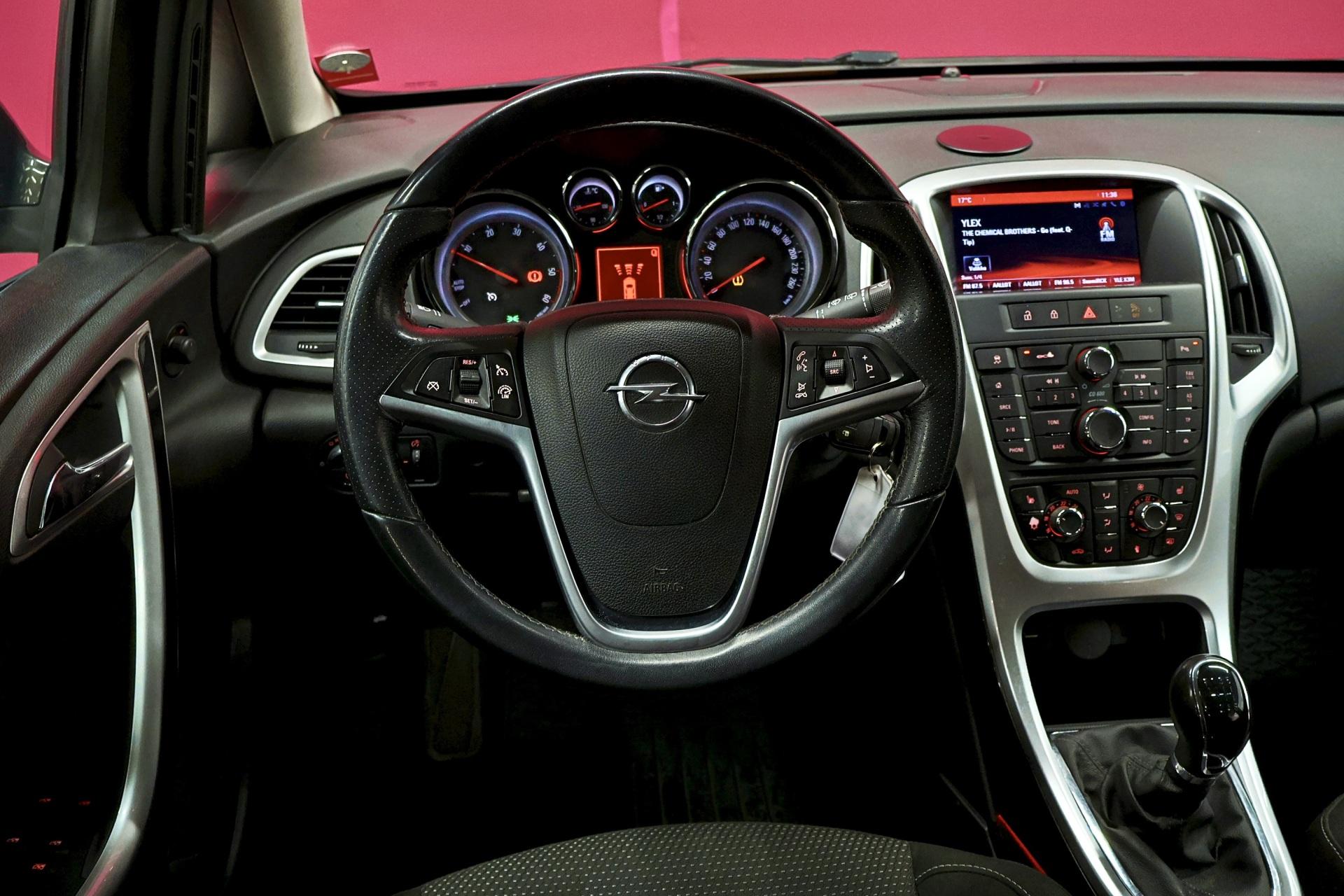 OPEL Astra 2014