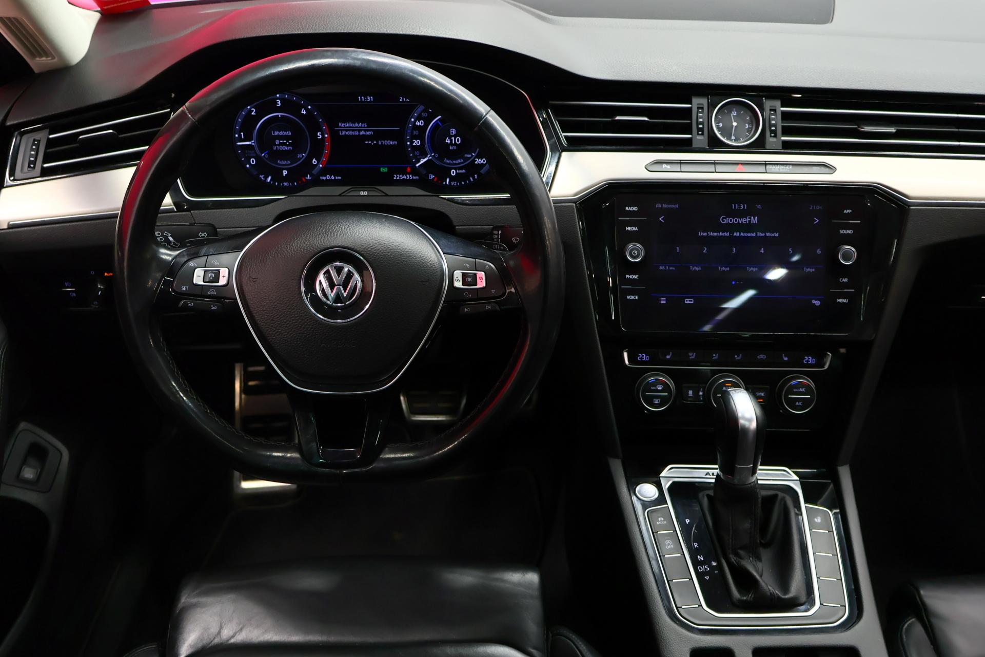 VOLKSWAGEN Passat 2018