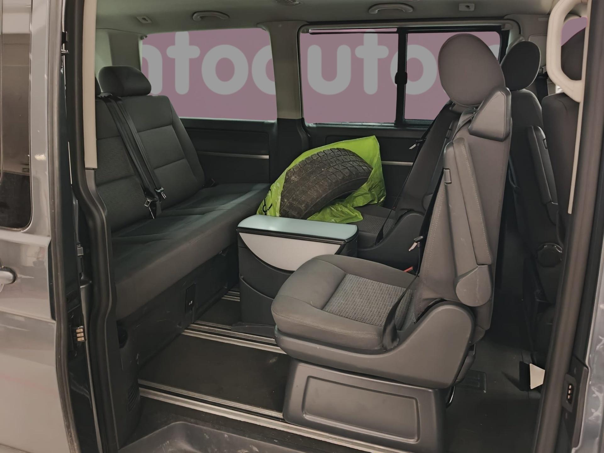 VOLKSWAGEN Multivan 2008