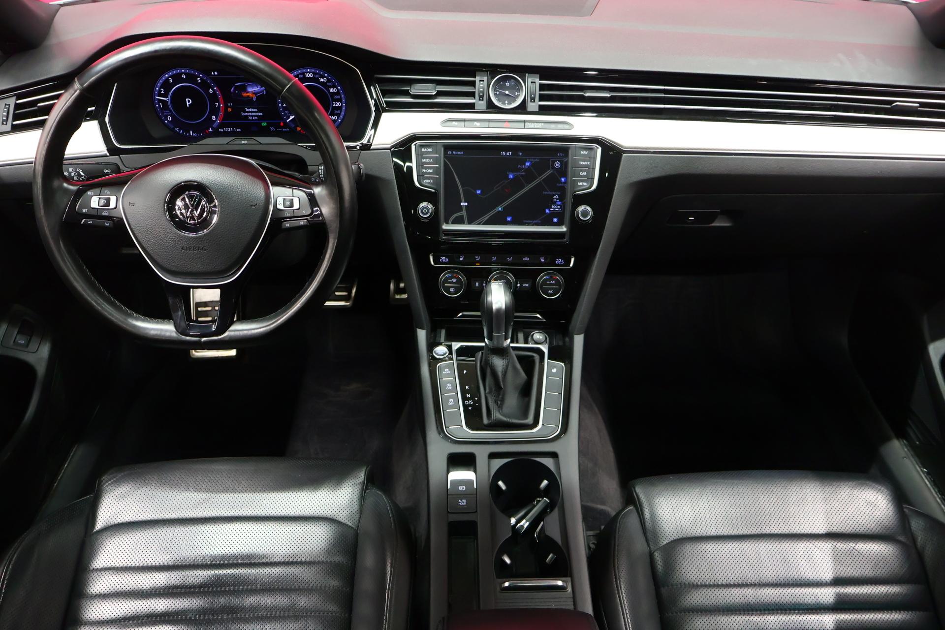 VOLKSWAGEN Passat 2017