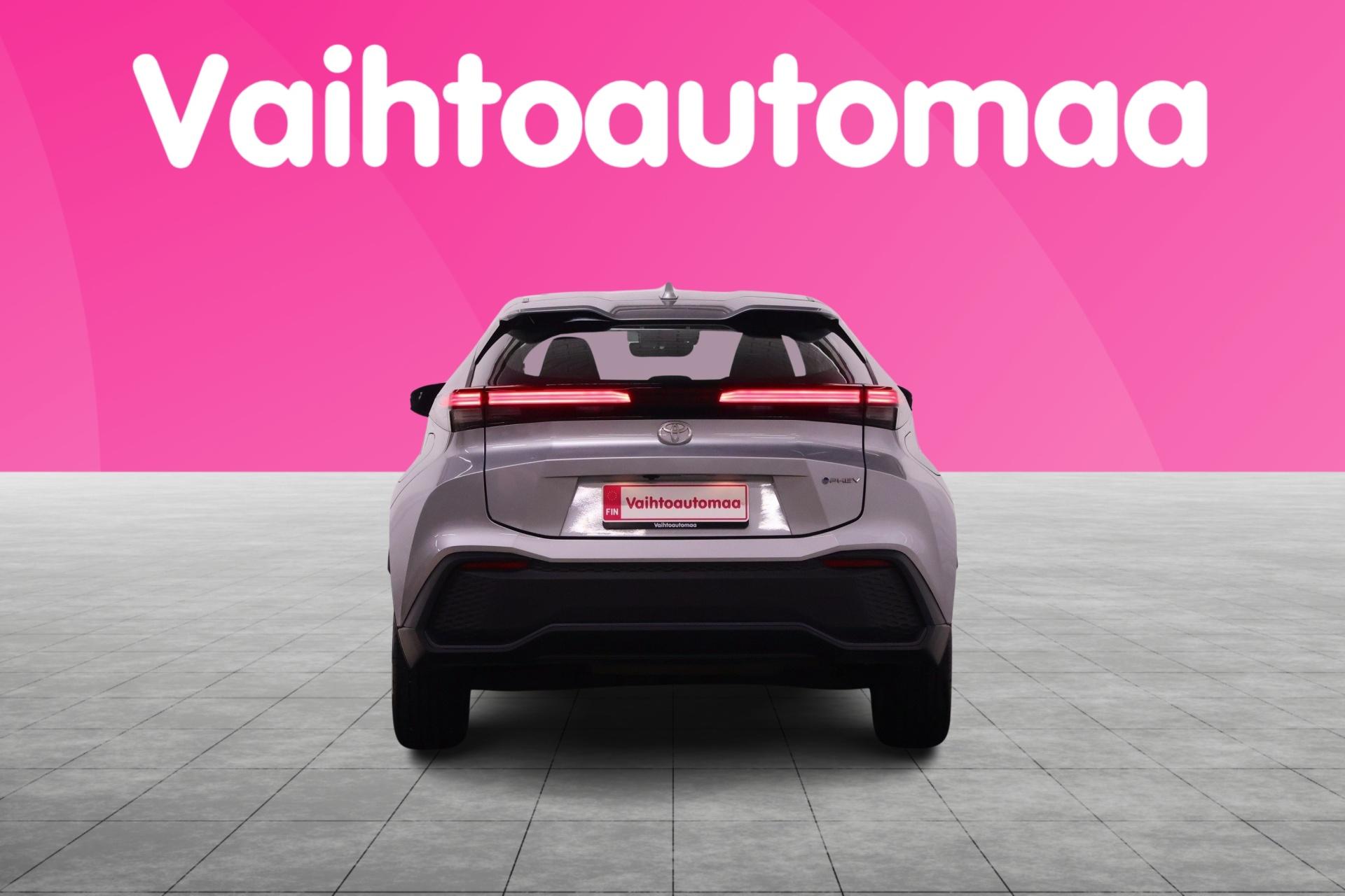 TOYOTA C-HR 8