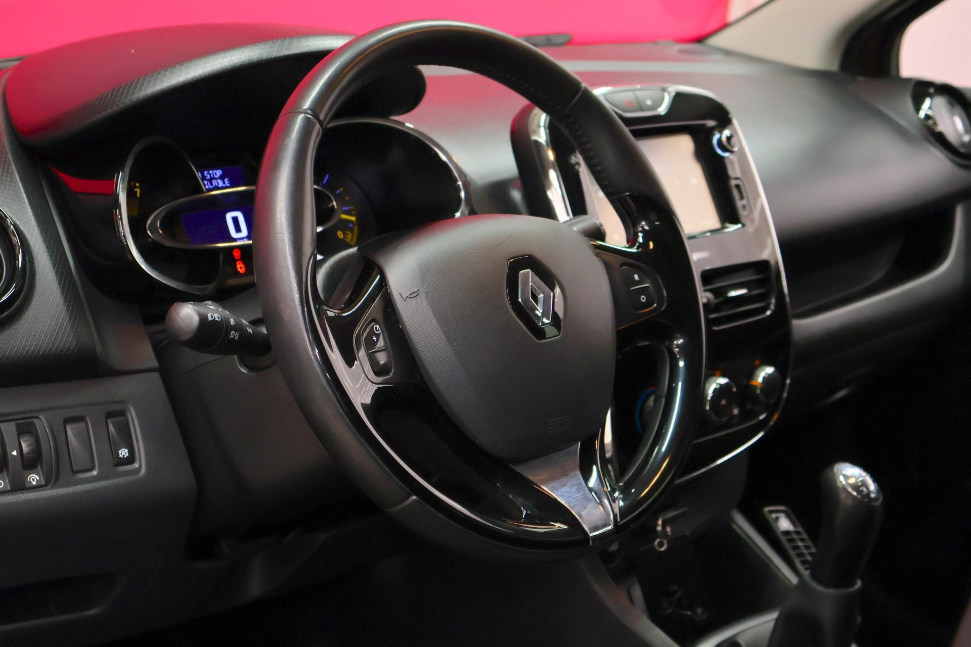 RENAULT Clio 2015