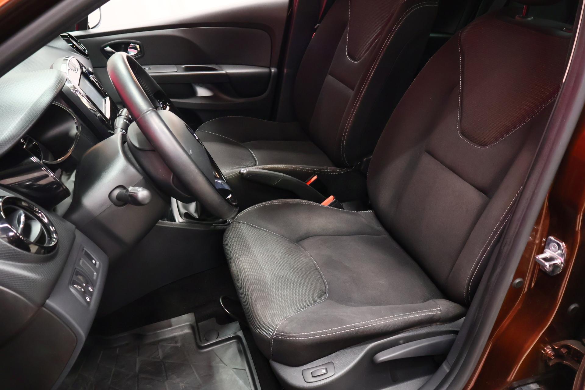 RENAULT Clio 2015