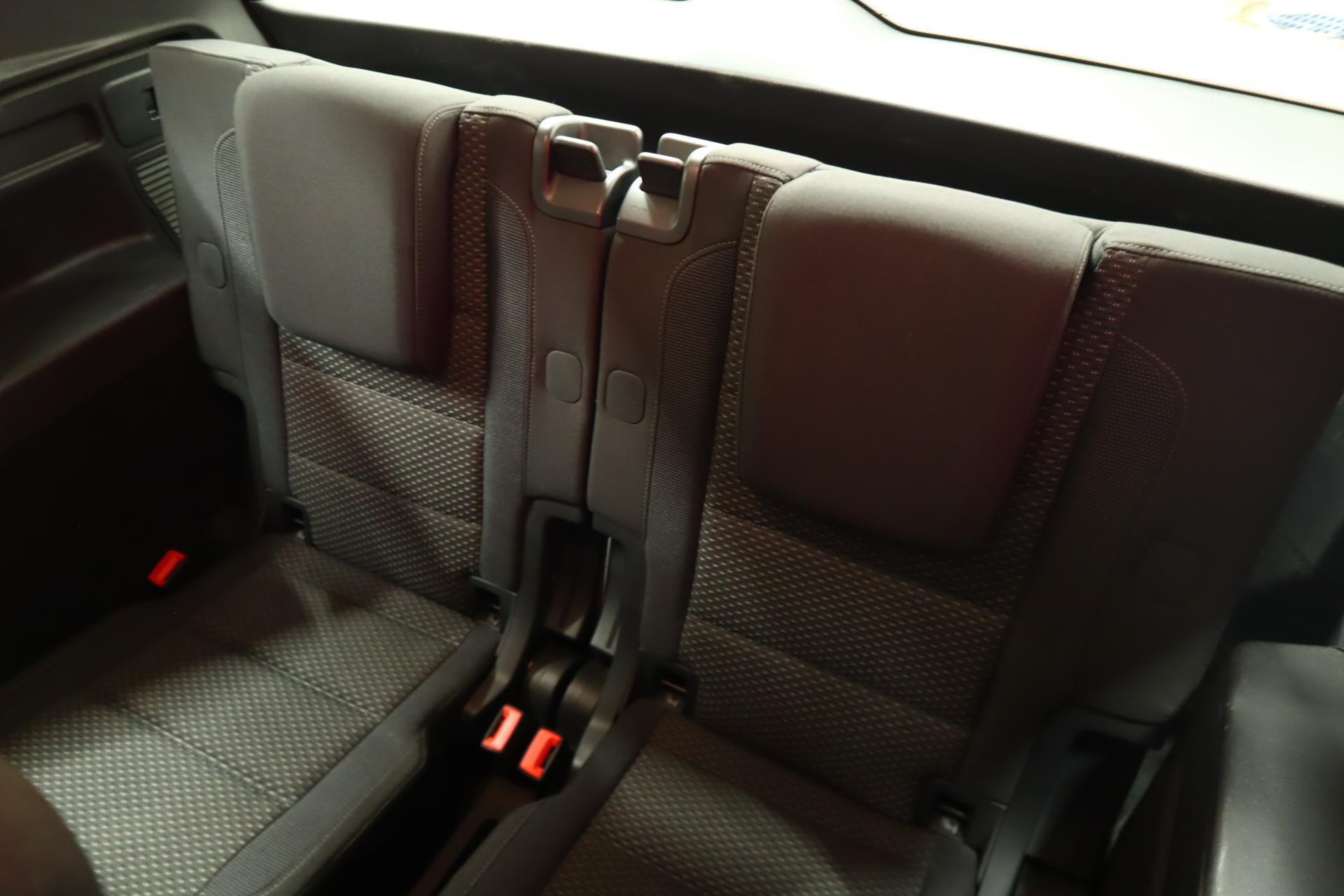 VOLKSWAGEN Touran 2018