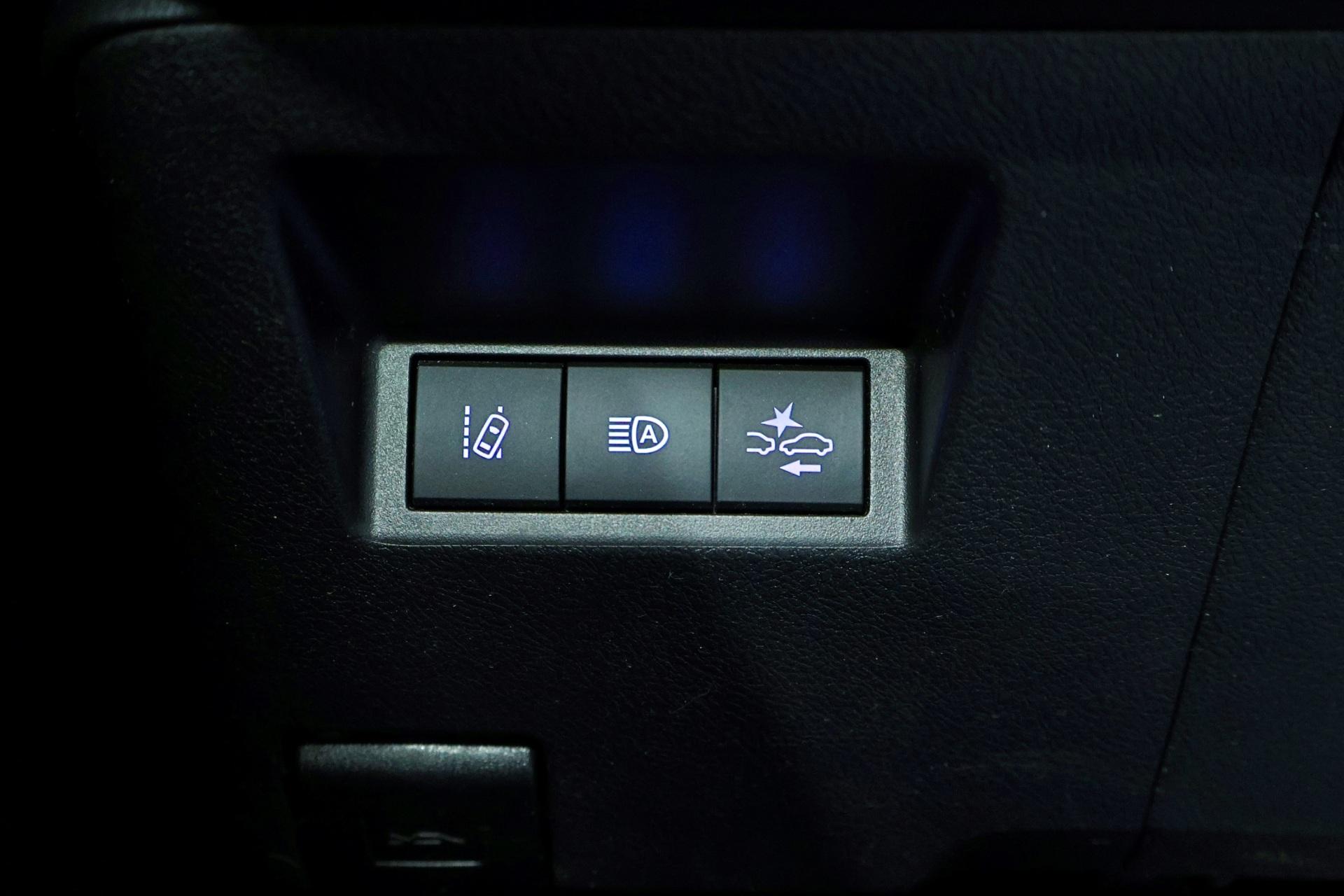 TOYOTA Yaris 2018