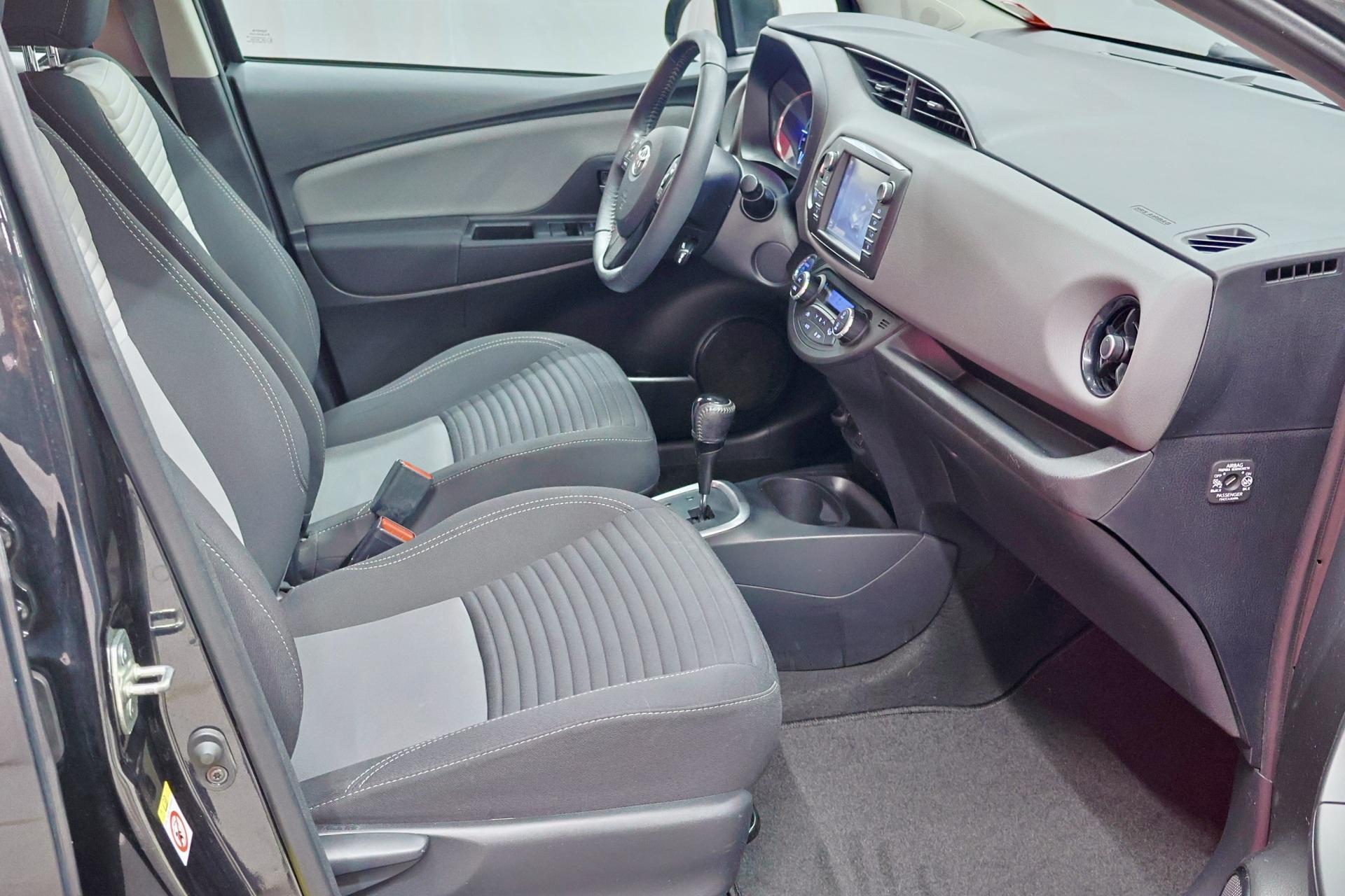 TOYOTA Yaris 2018