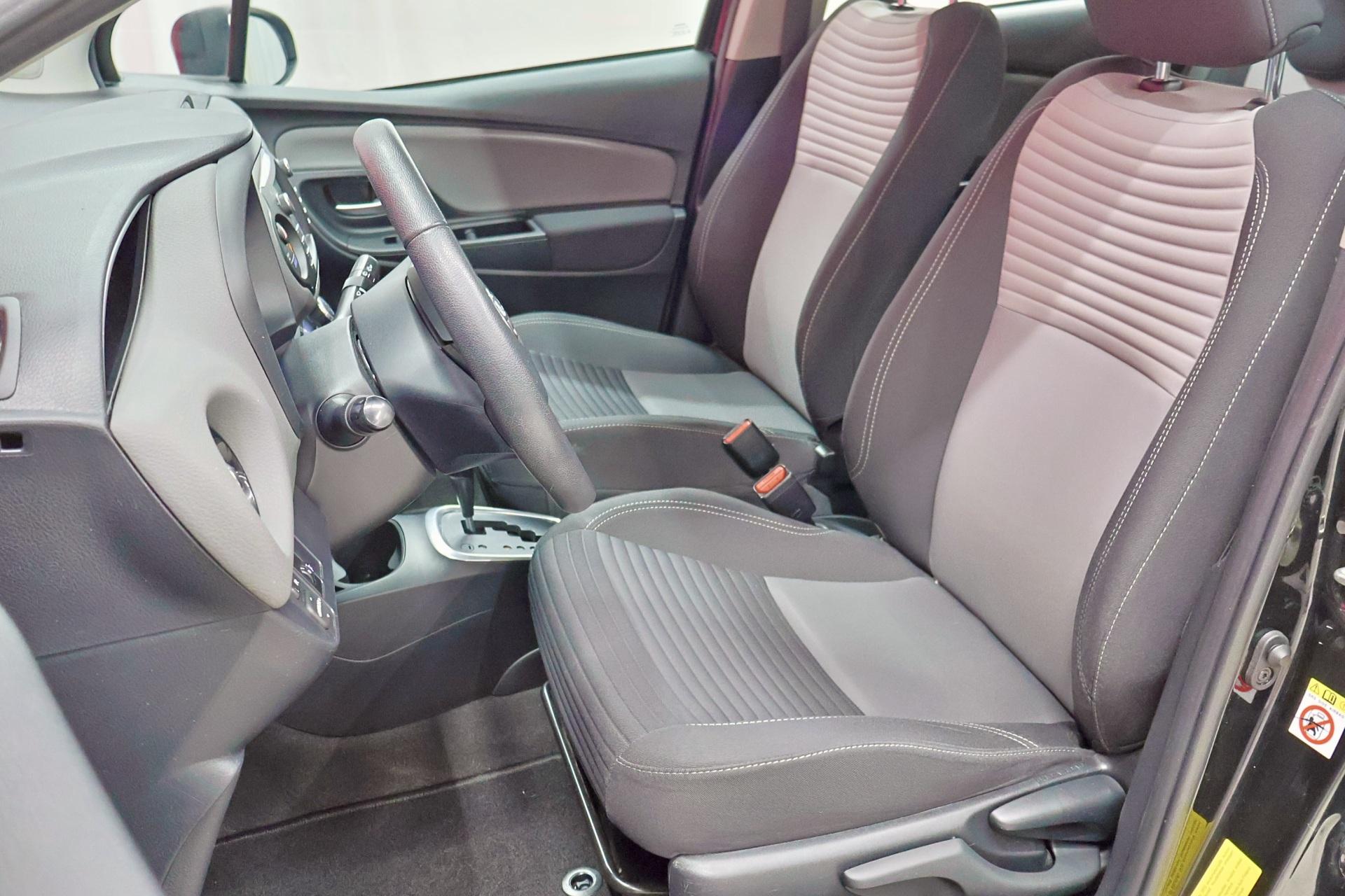 TOYOTA Yaris 2018