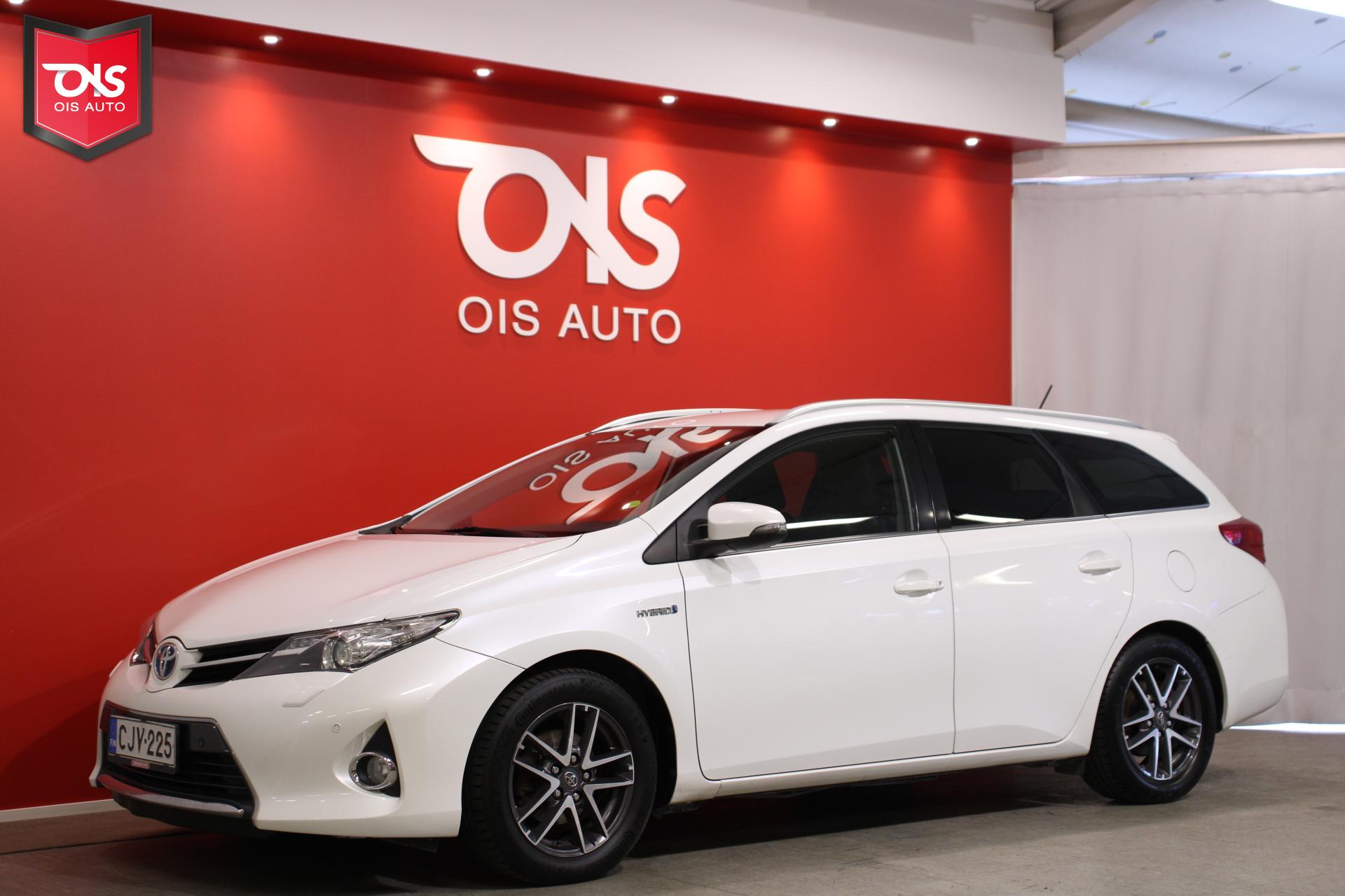 TOYOTA Auris 2015