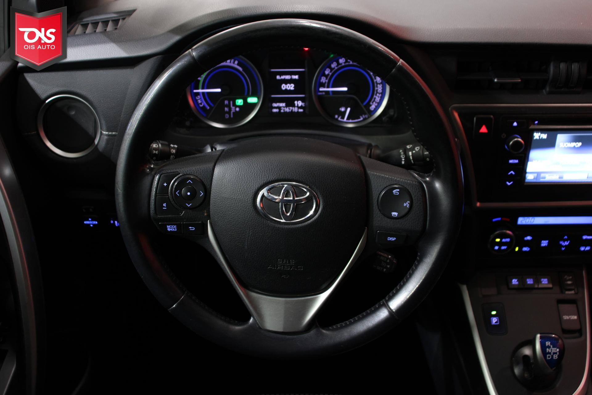 TOYOTA Auris 2015