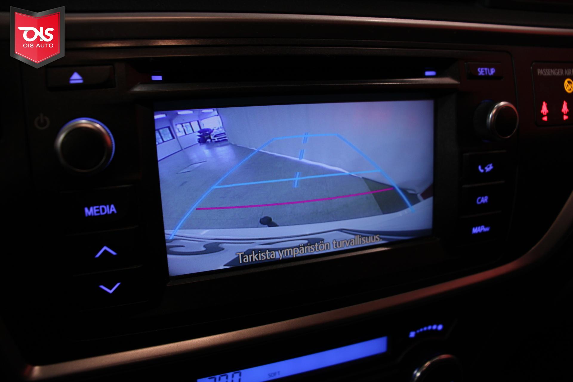 TOYOTA Auris 2015