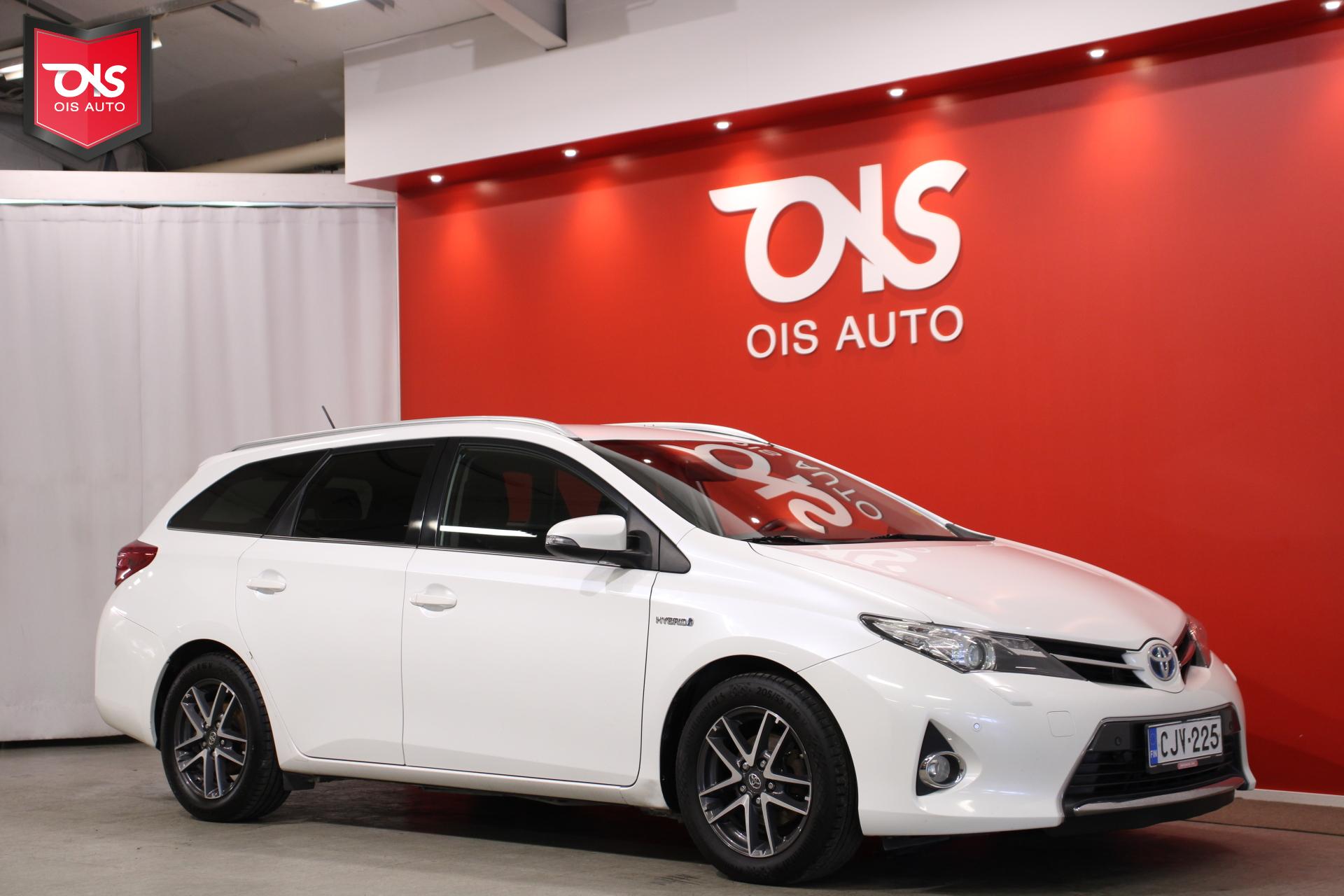 TOYOTA Auris 2015
