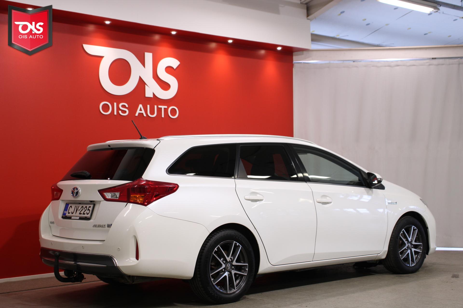 TOYOTA Auris 2015