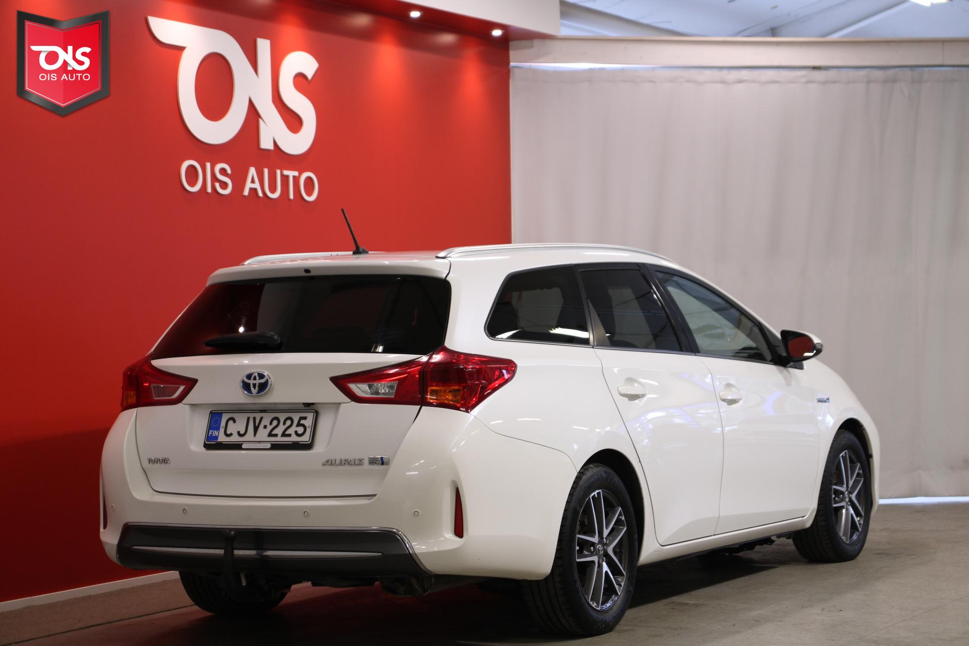 TOYOTA Auris 2015