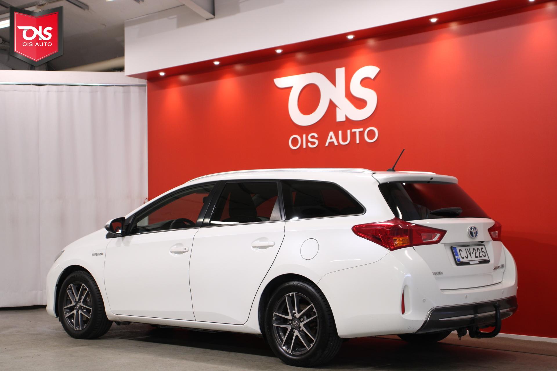 TOYOTA Auris 2015