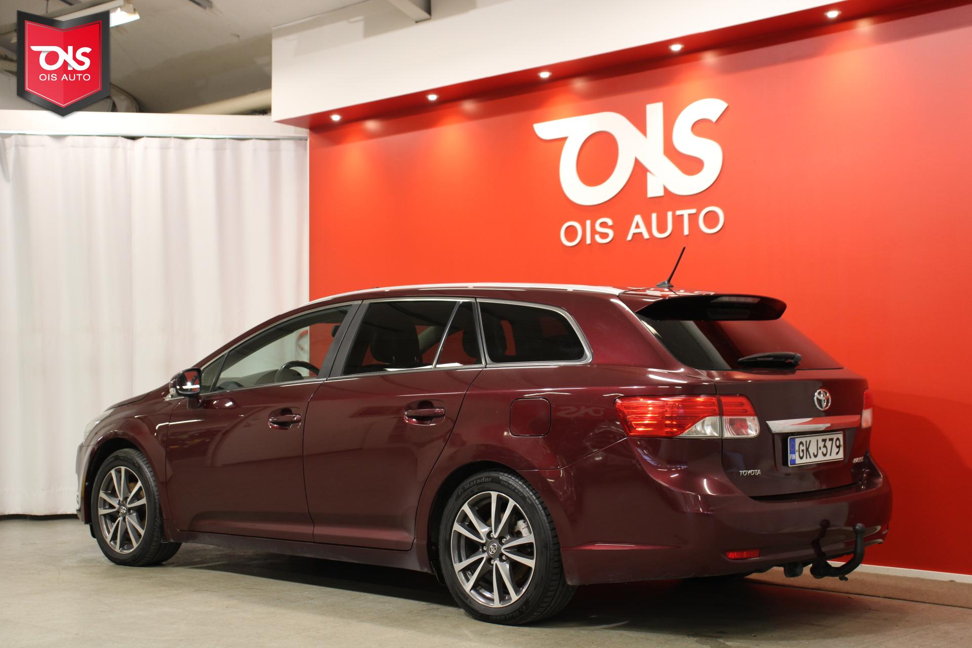 TOYOTA Avensis 2012