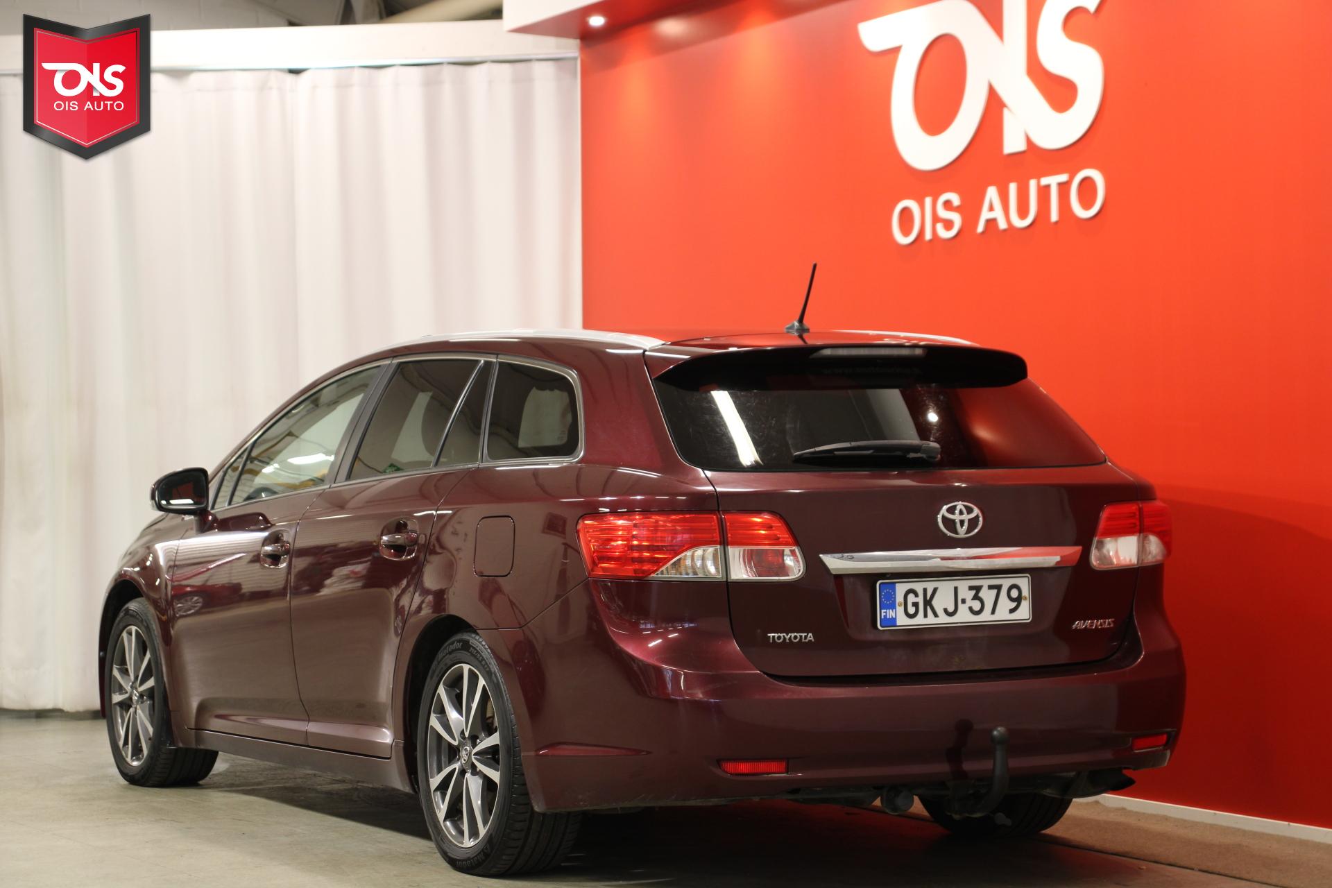 TOYOTA Avensis 2012