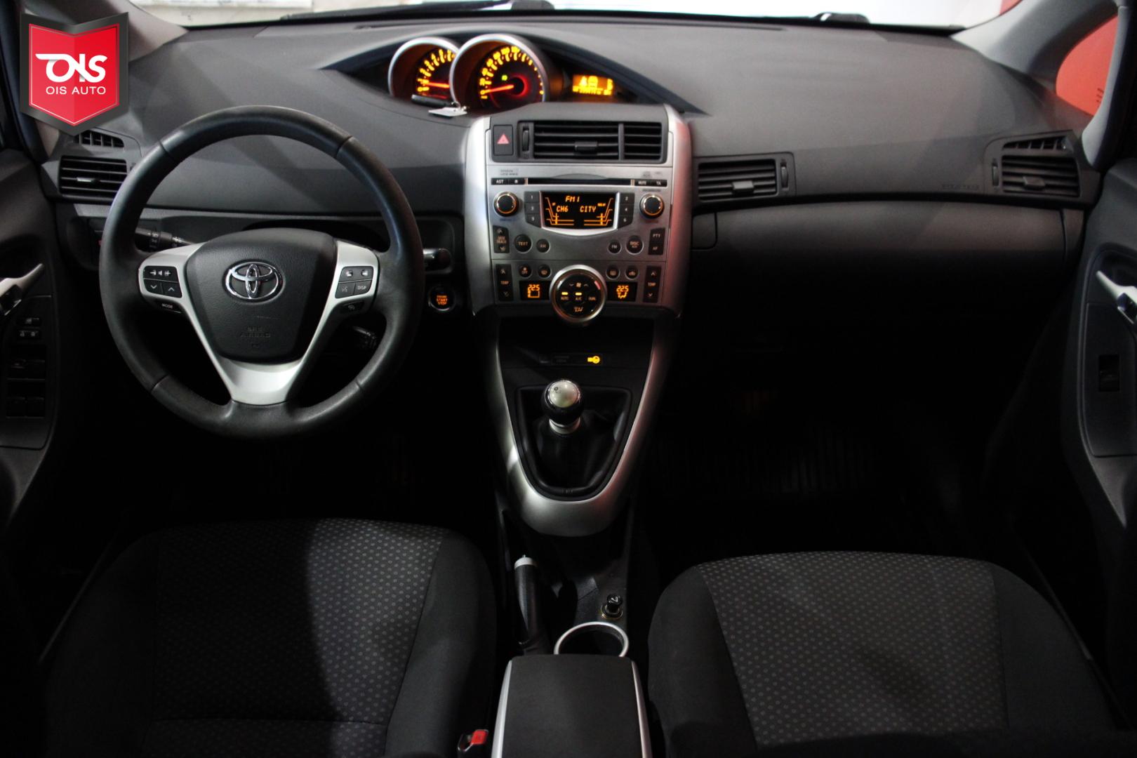 TOYOTA Verso 2010