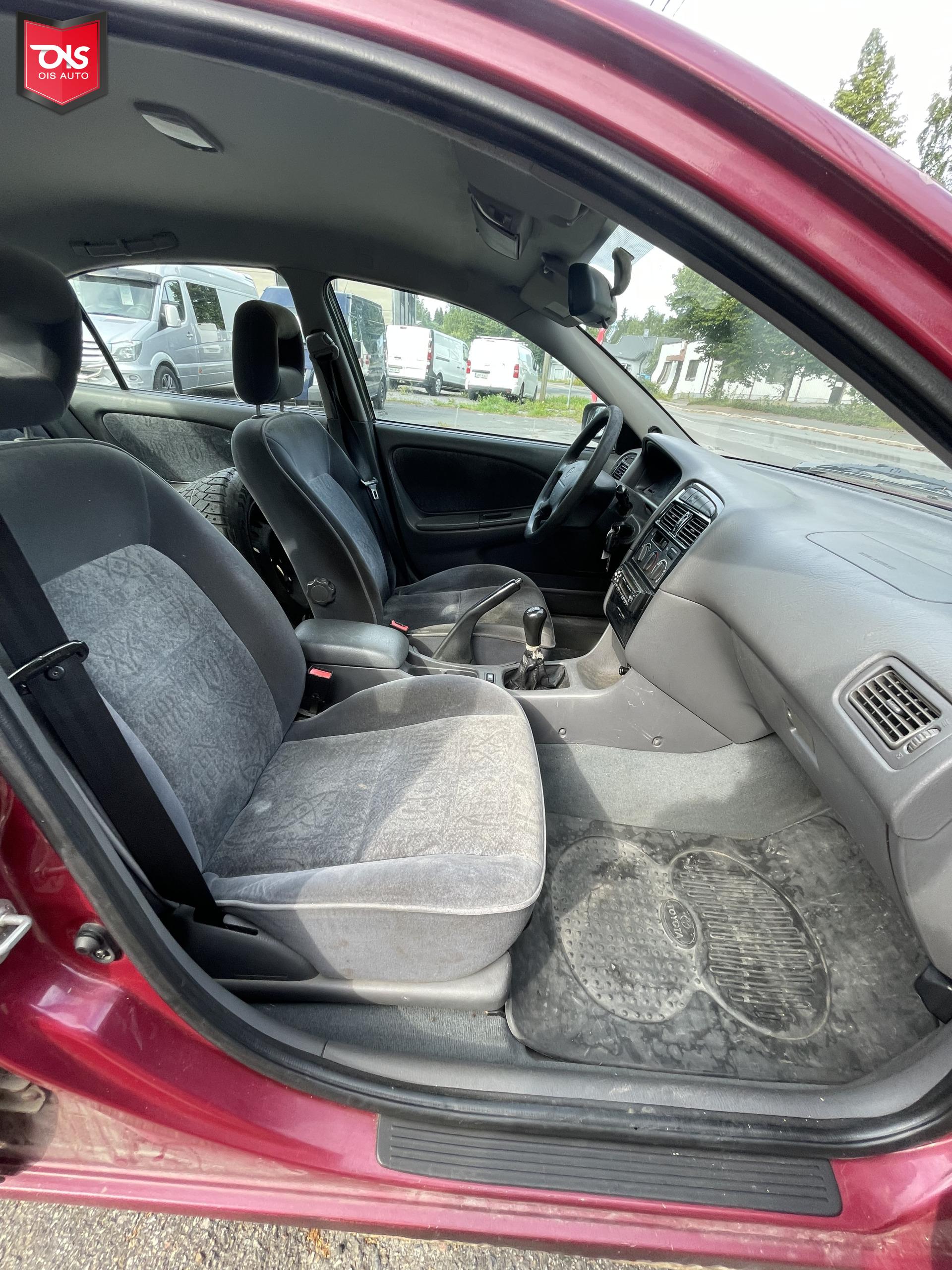 TOYOTA Avensis 1999