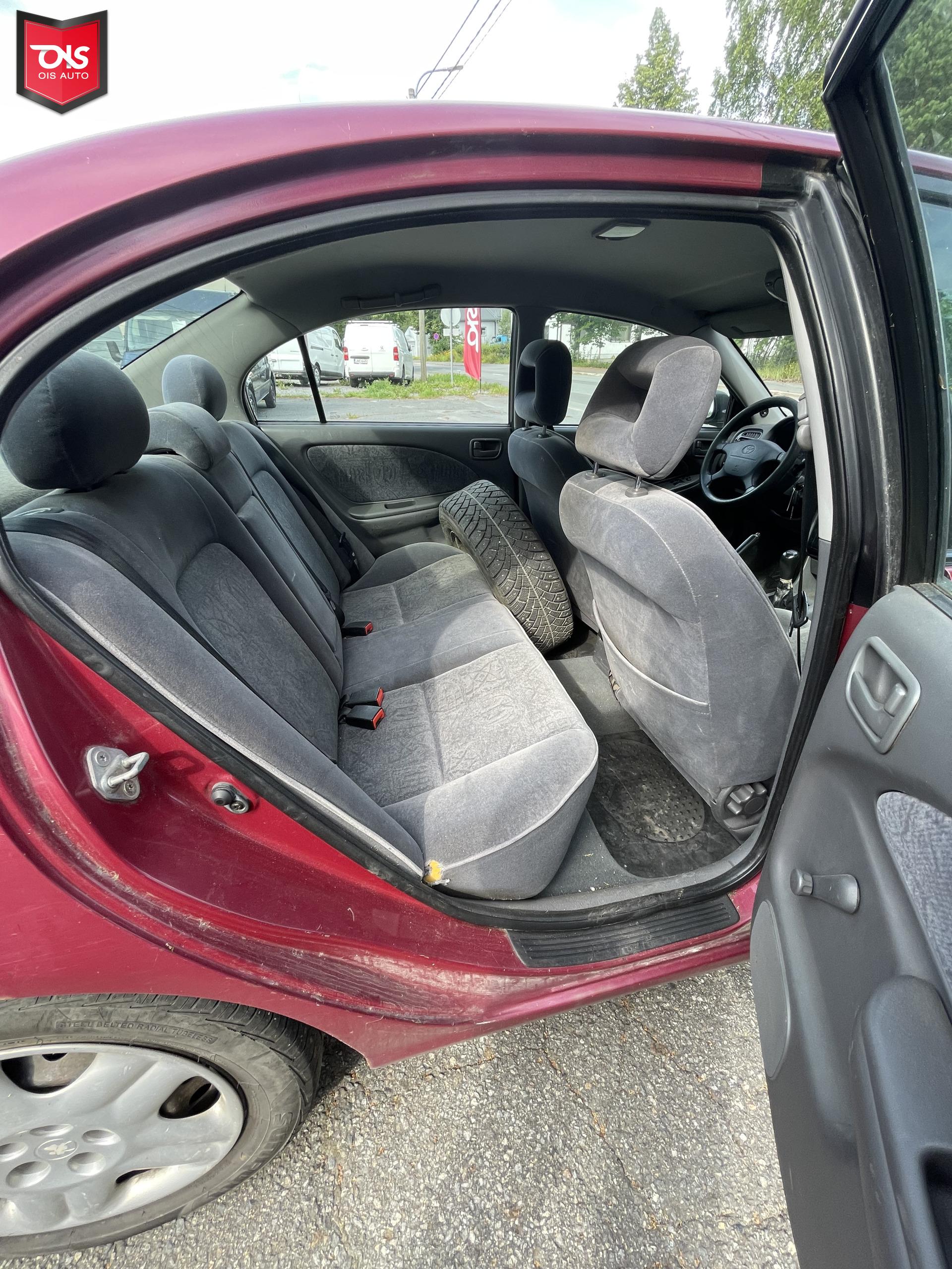 TOYOTA Avensis 1999