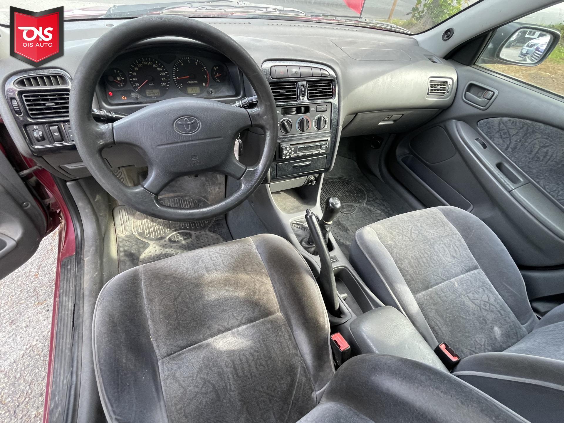 TOYOTA Avensis 1999
